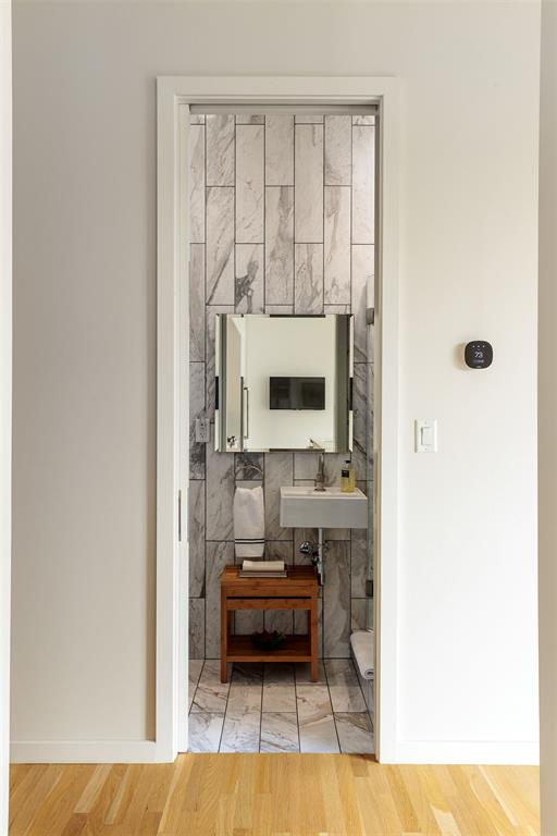 701 N Hudson Avenue Unit: 304
