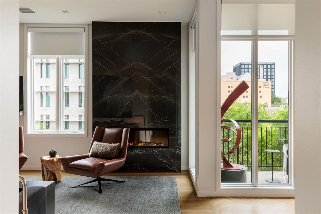 701 N Hudson Avenue Unit: 304