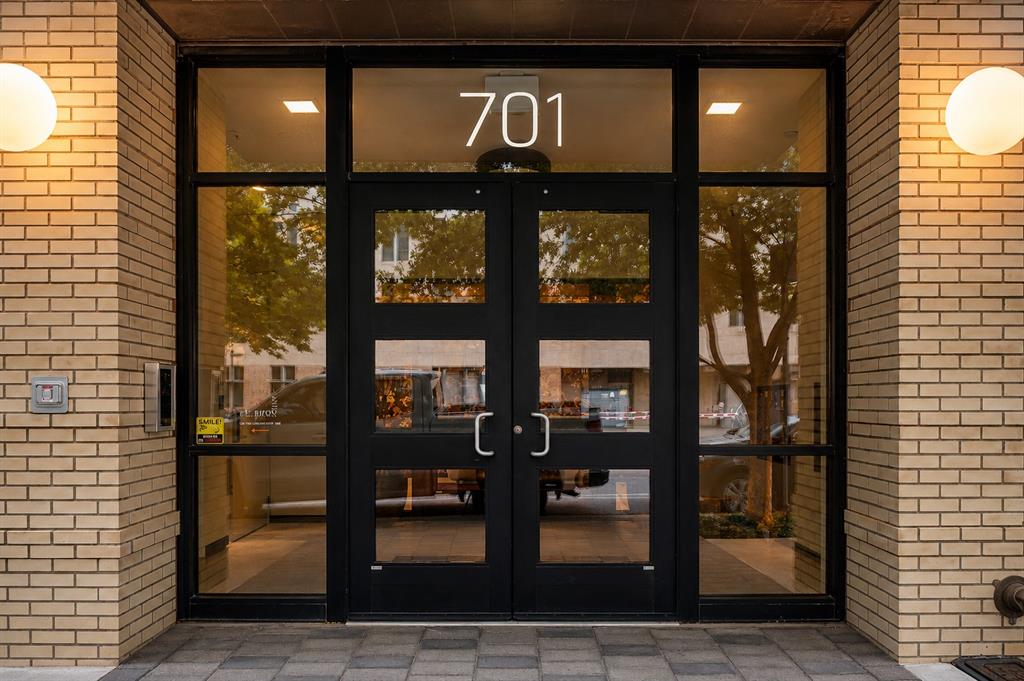 701 N Hudson Avenue Unit: 304