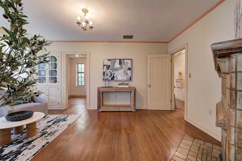 621 NE 16th Street