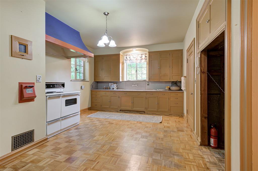 621 NE 16th Street