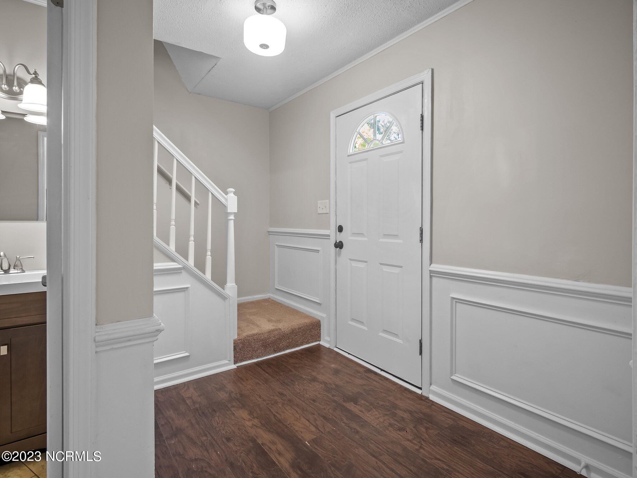 115 Meadowview Court