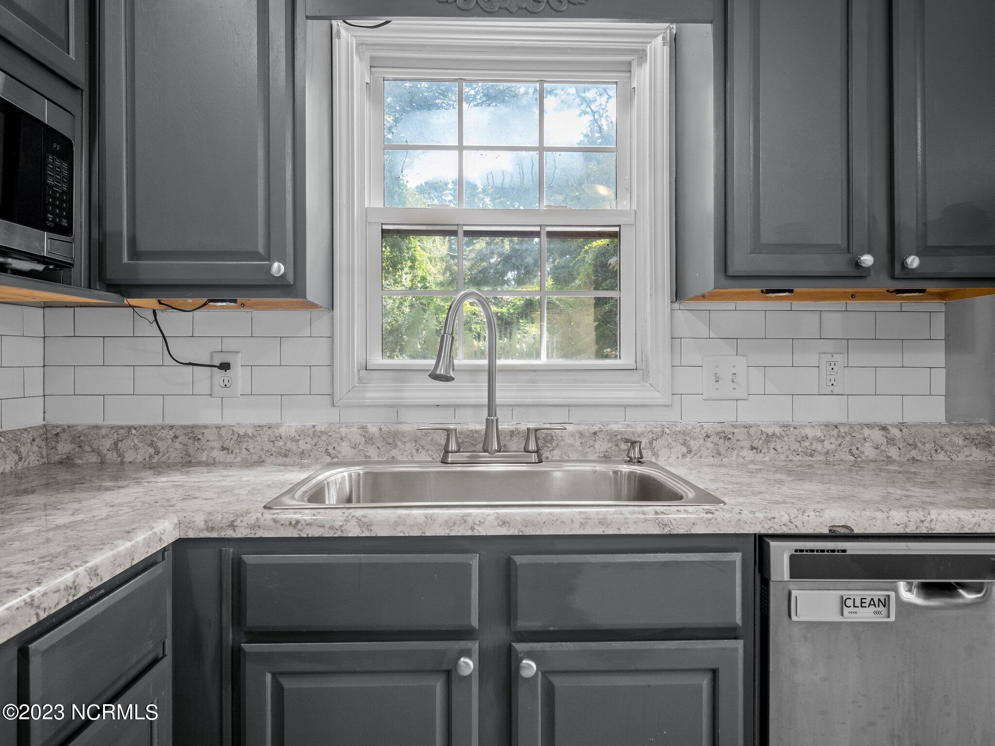 115 Meadowview Court