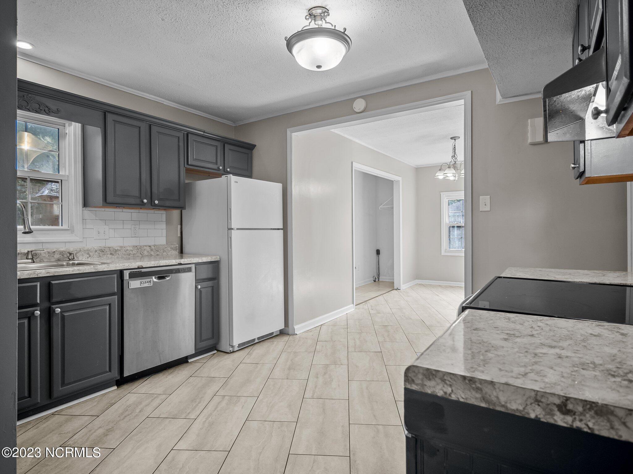 115 Meadowview Court