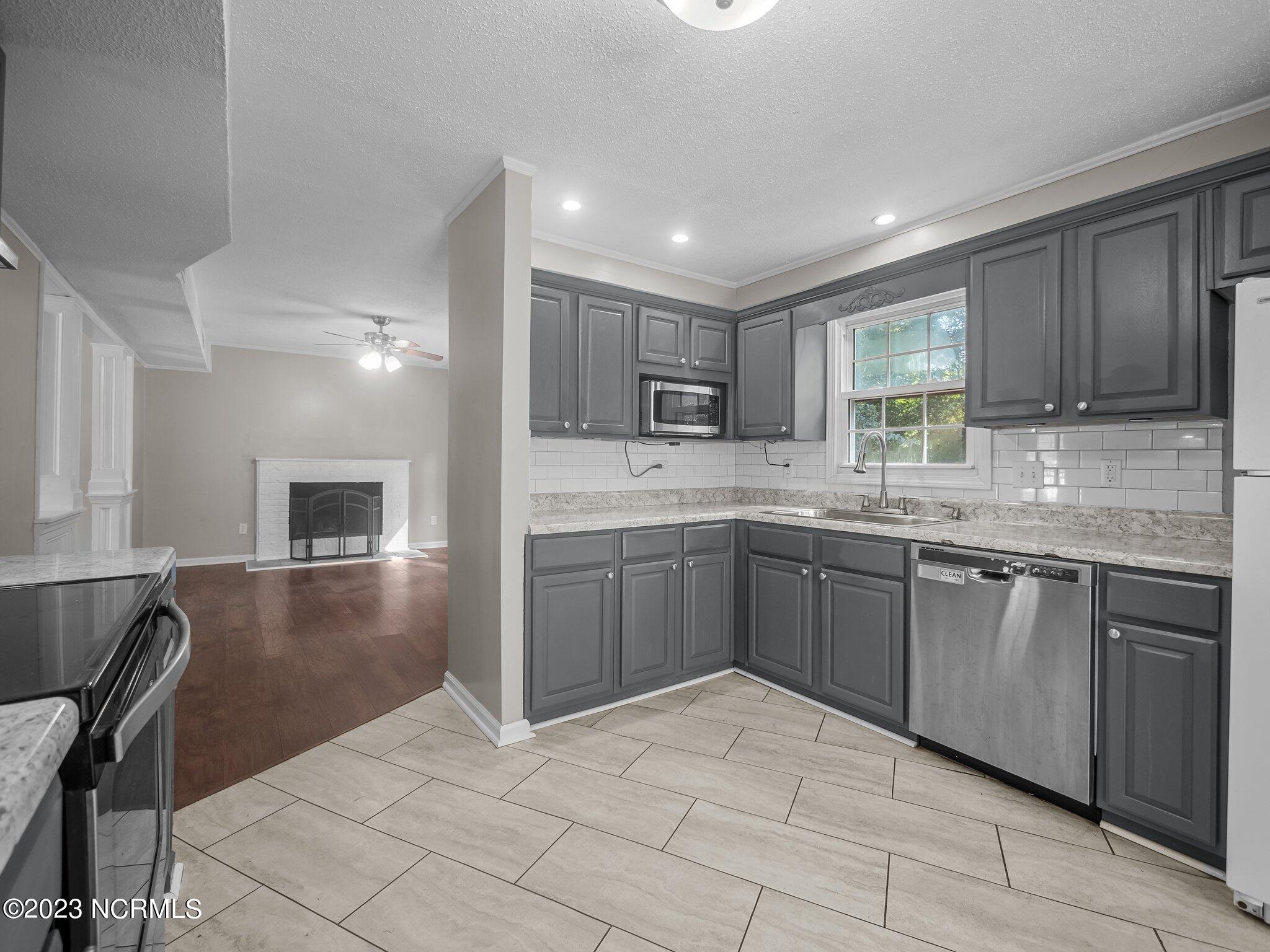 115 Meadowview Court