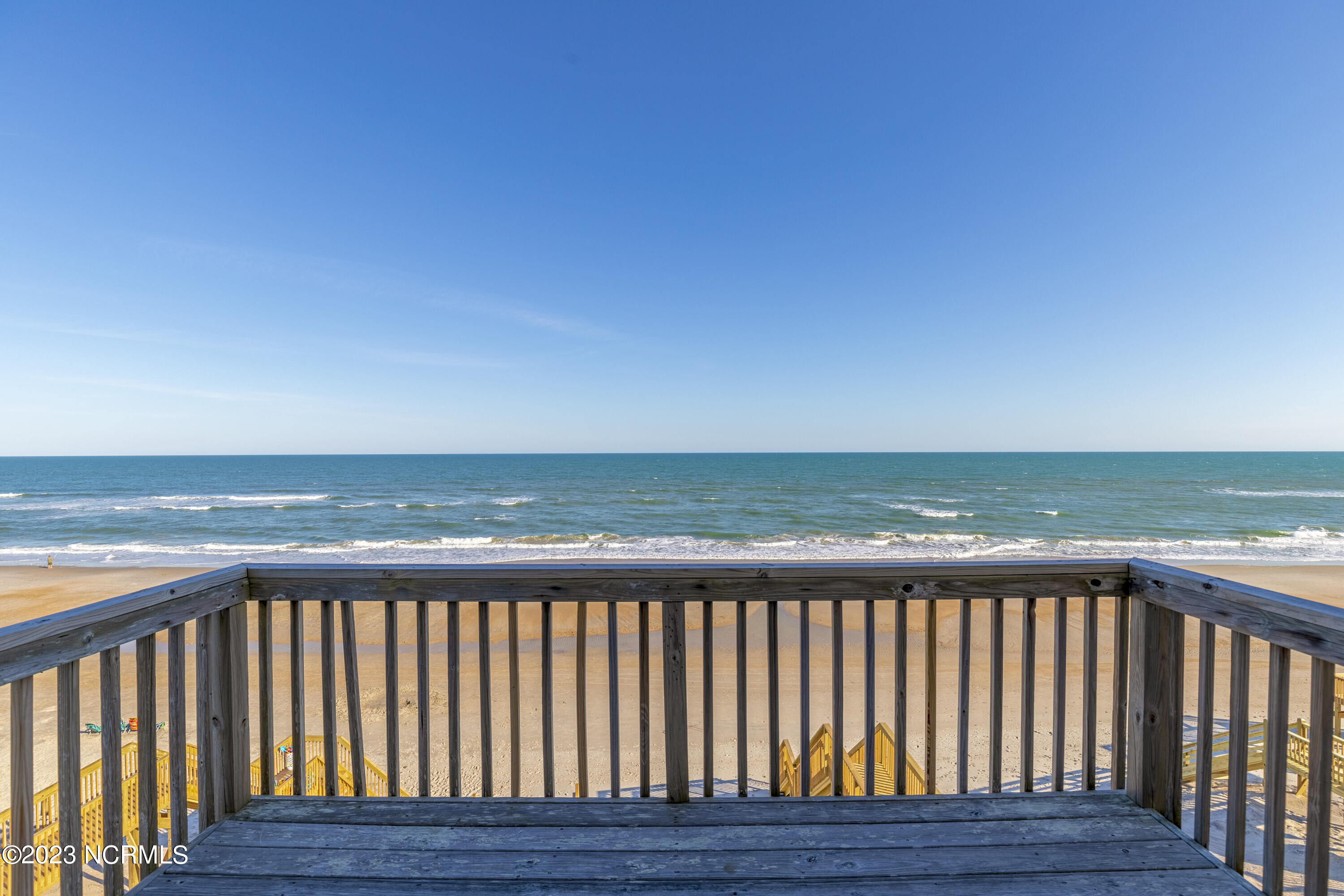 4464/4462 Island Drive