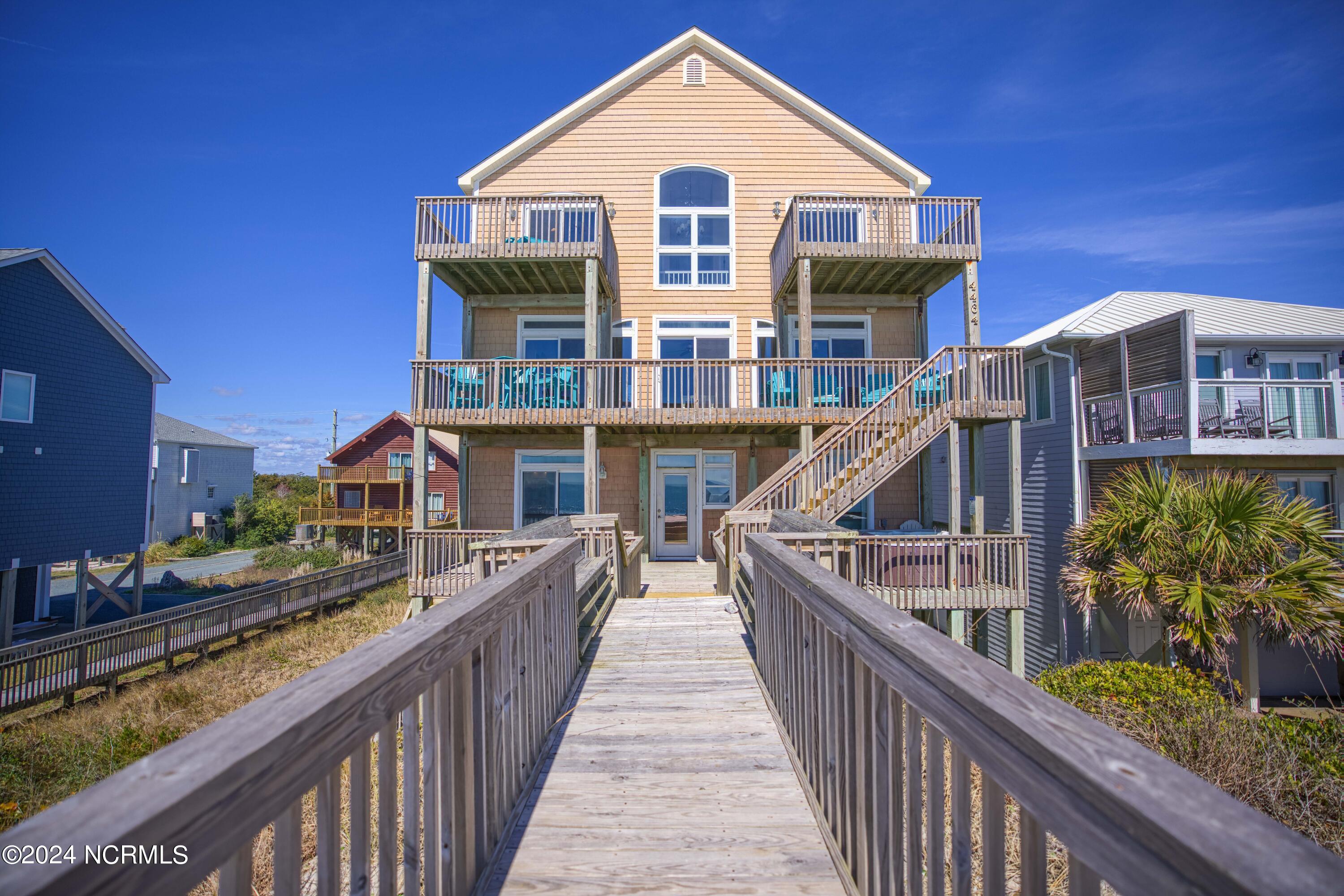 4464/4462 Island Drive