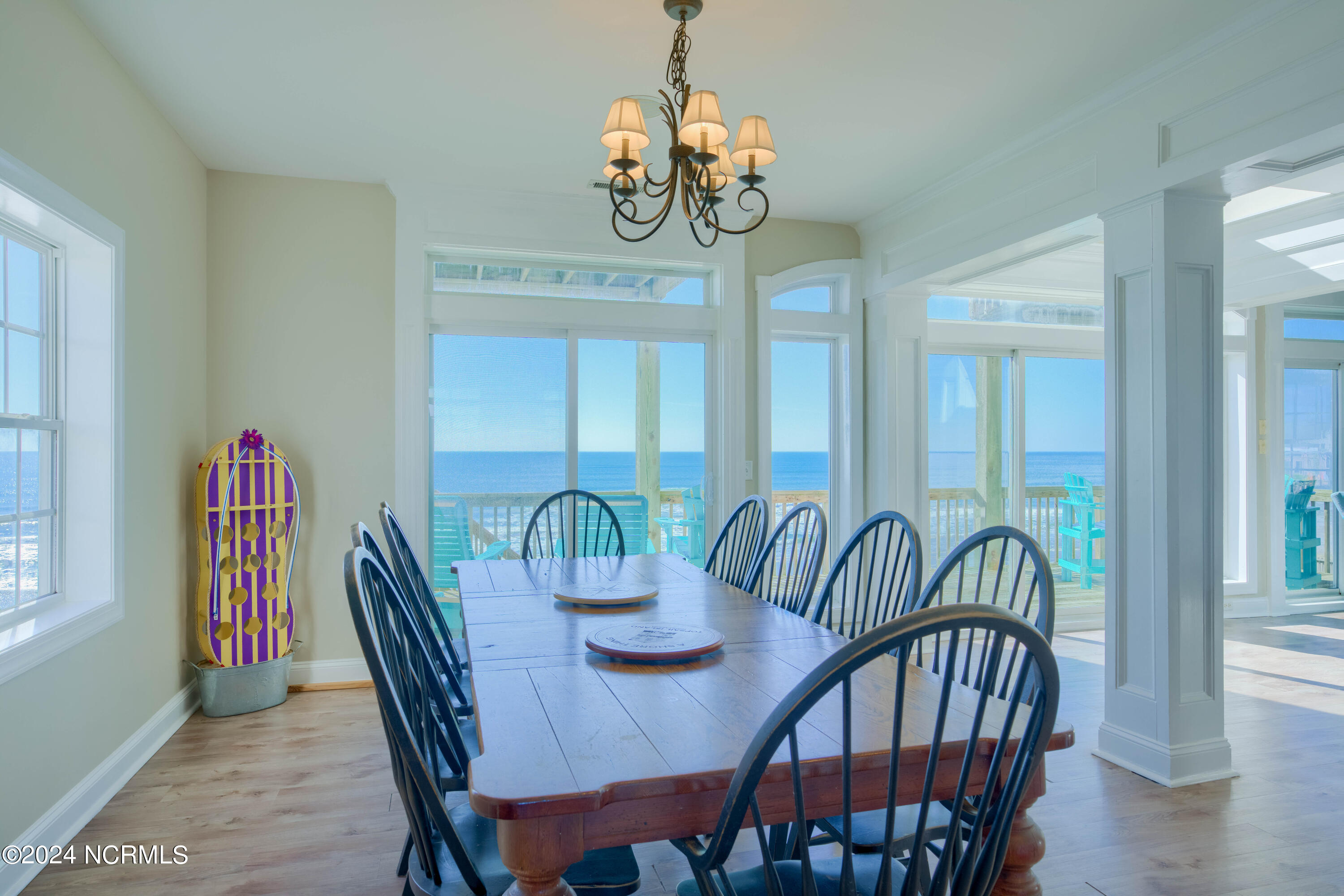 4464/4462 Island Drive