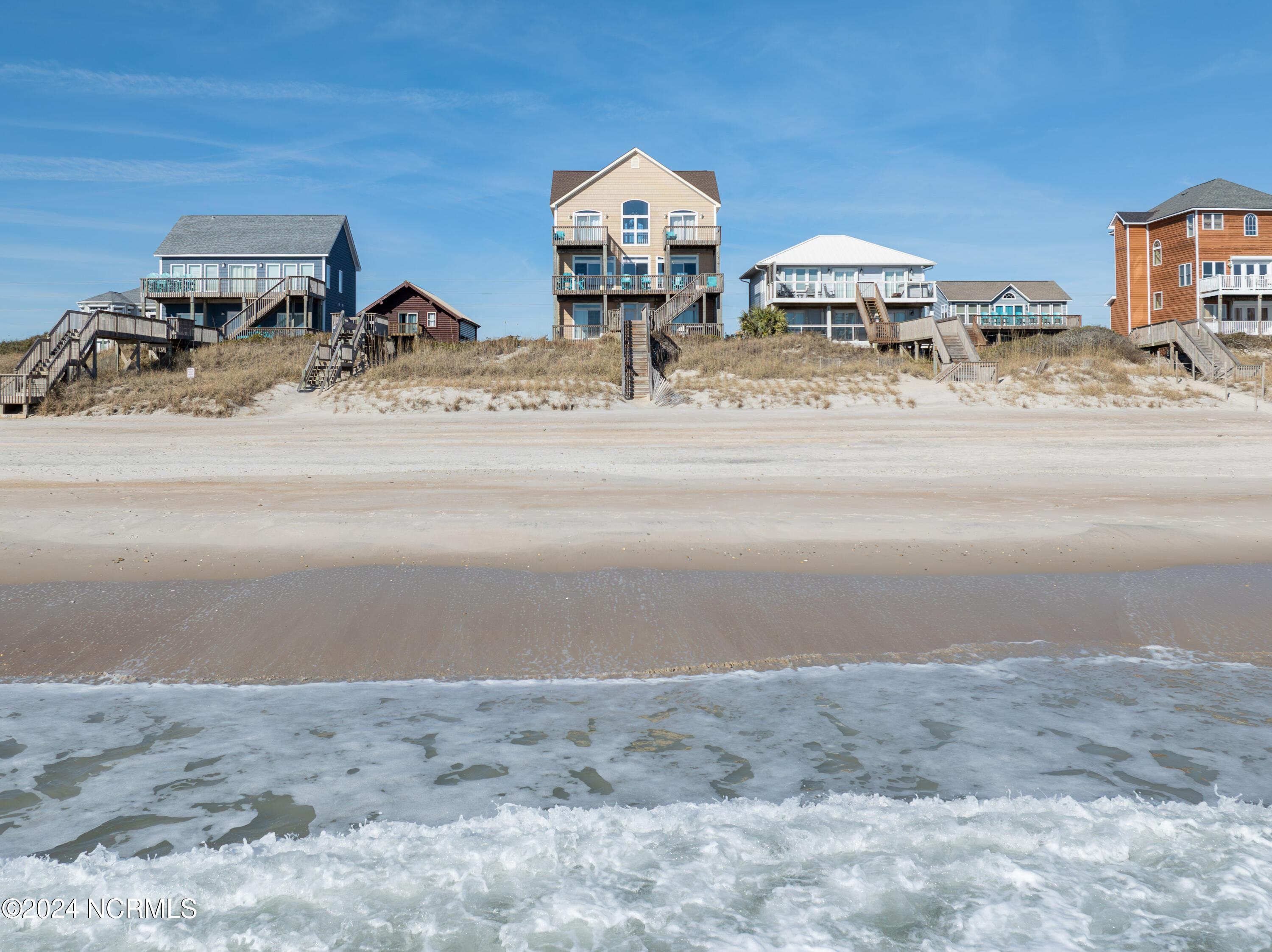 4464/4462 Island Drive