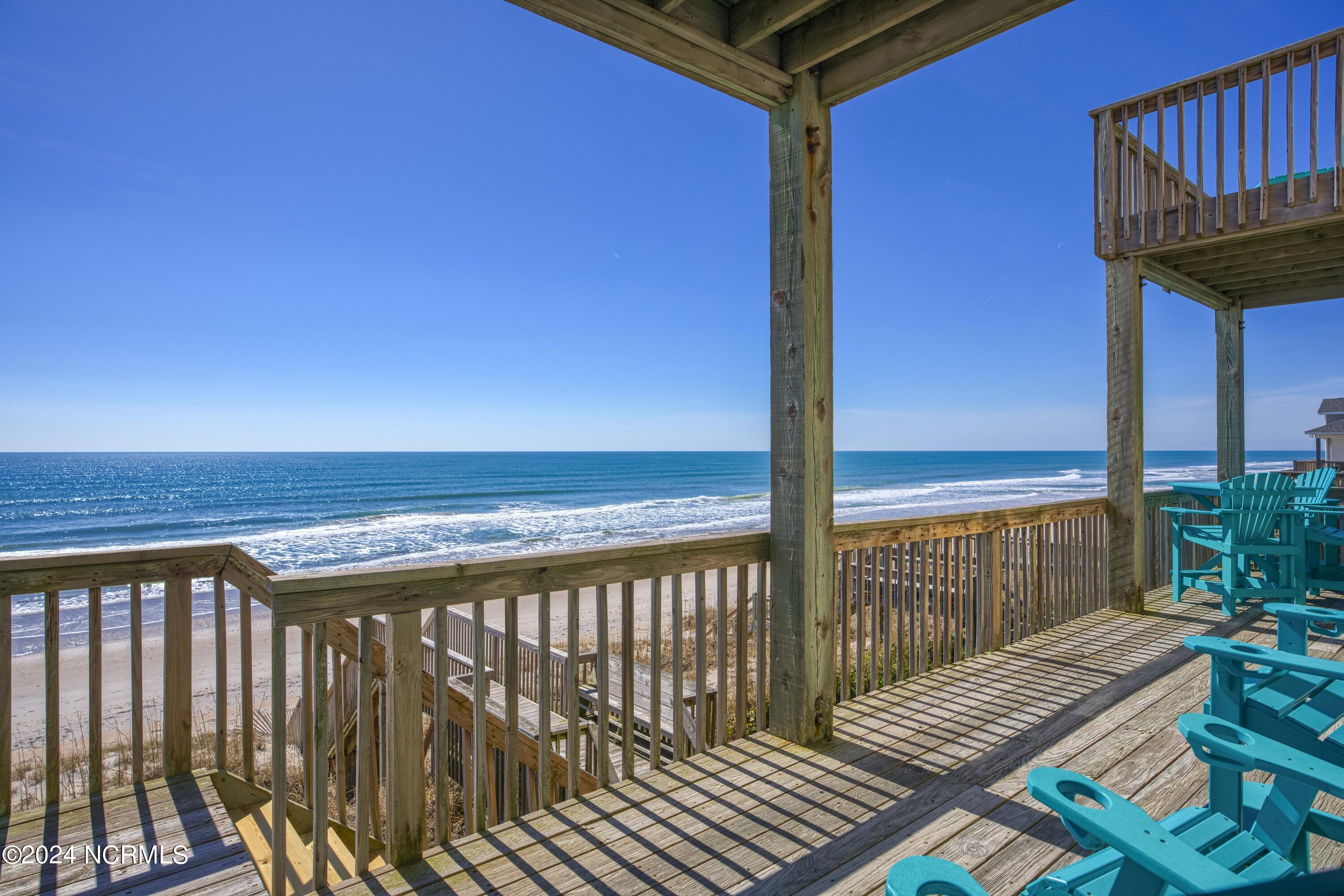 4464/4462 Island Drive