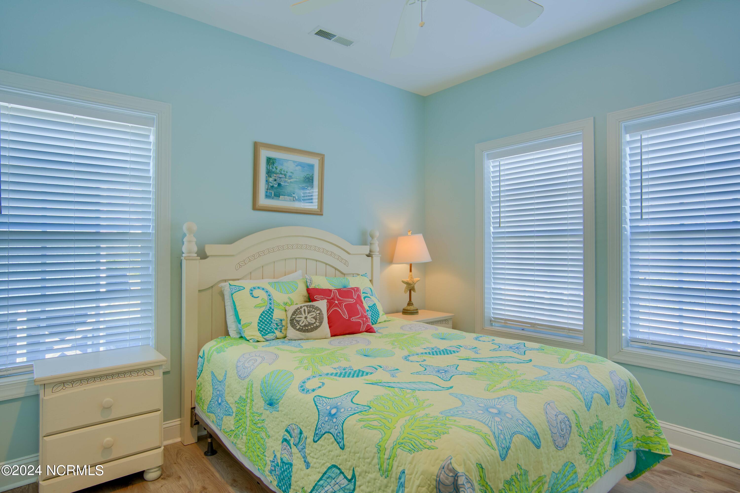 4464/4462 Island Drive