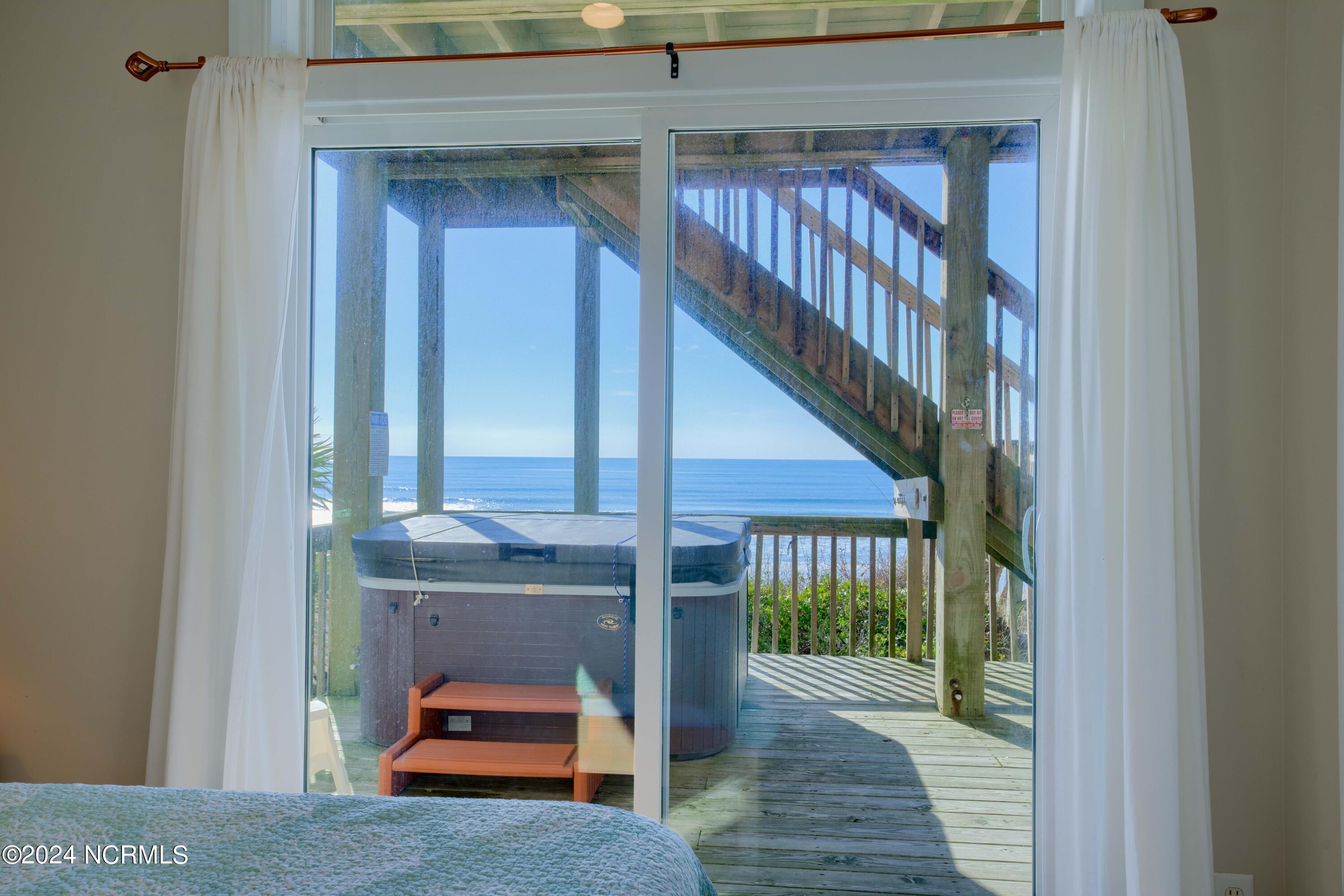 4464/4462 Island Drive