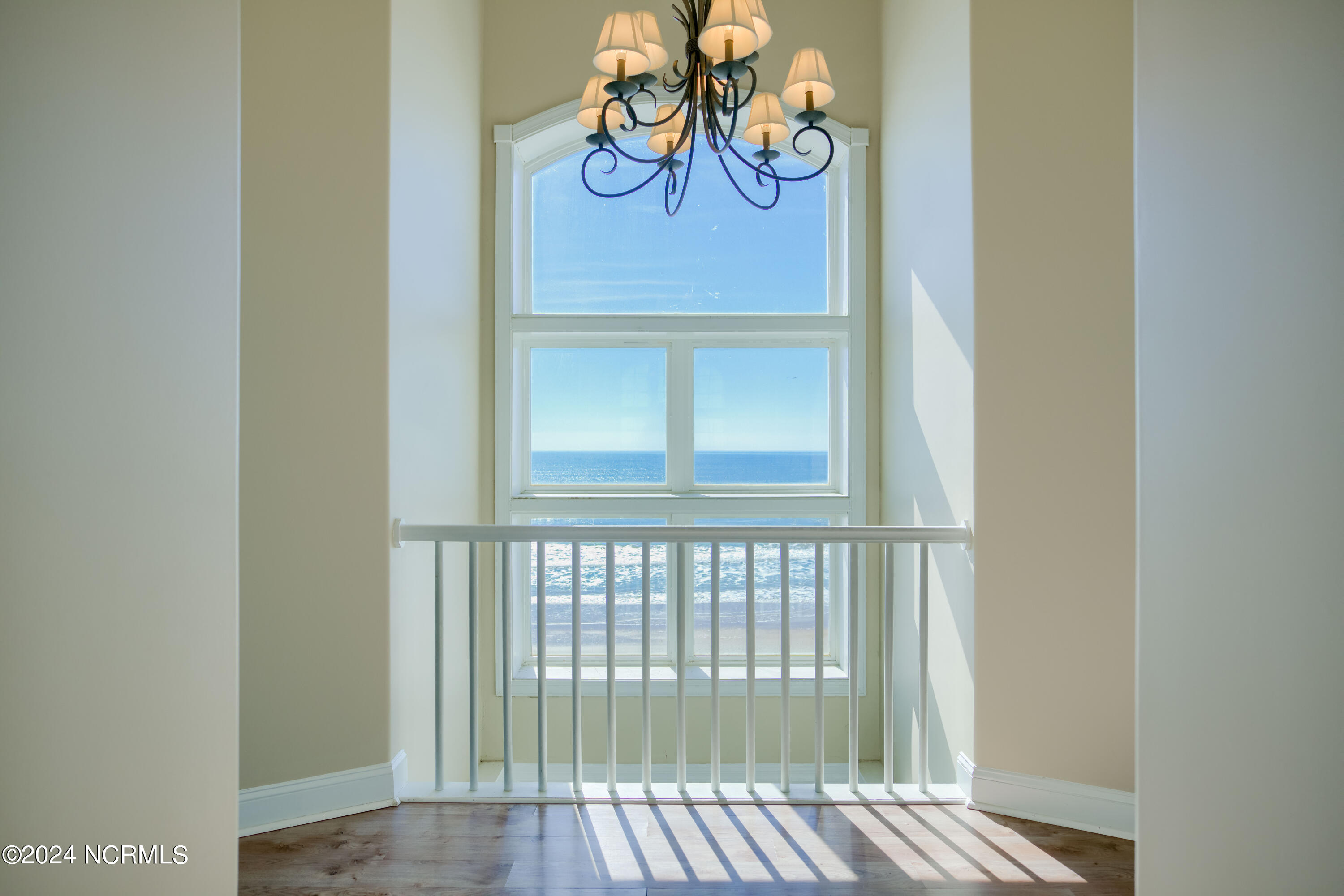 4464/4462 Island Drive