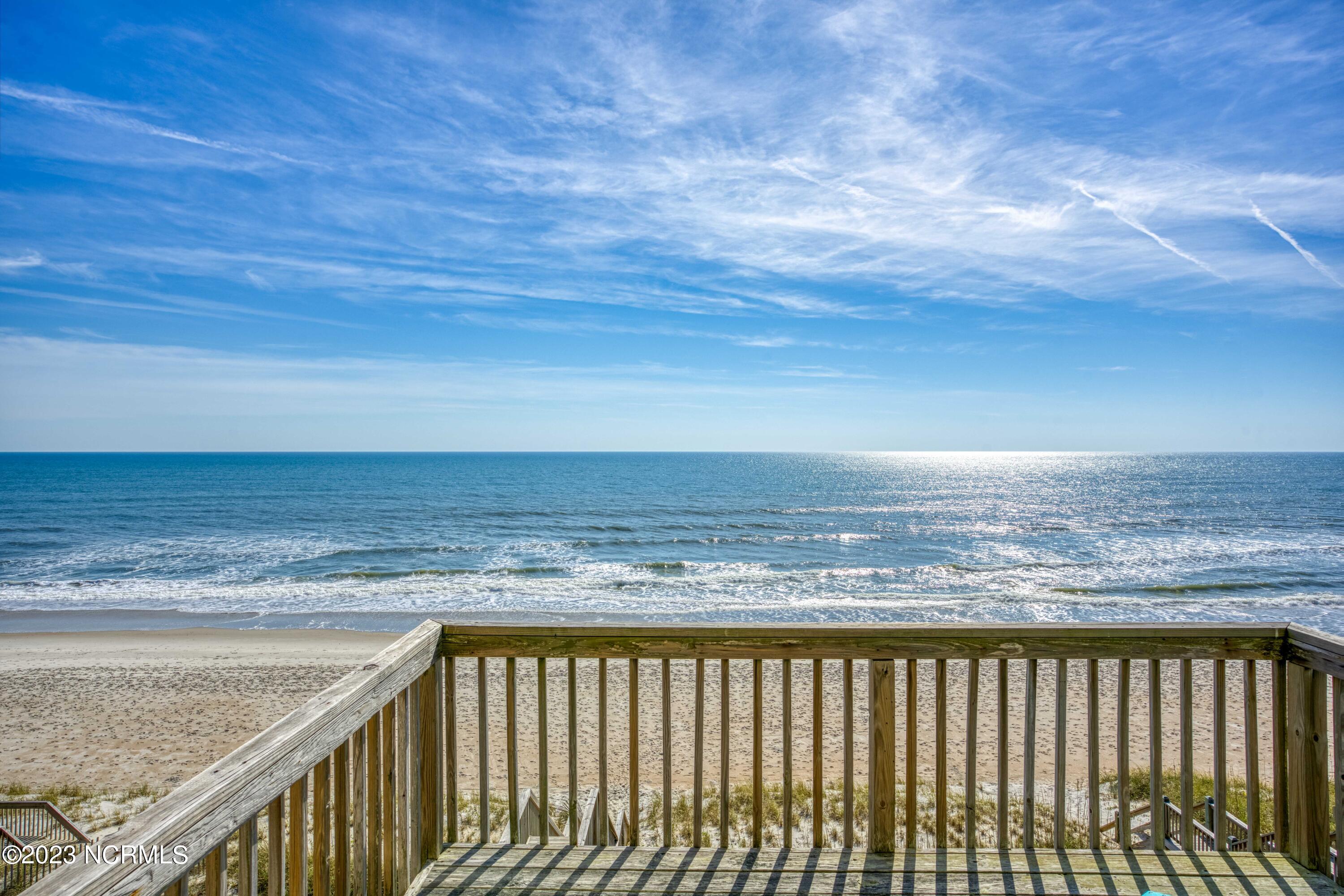 4464/4462 Island Drive