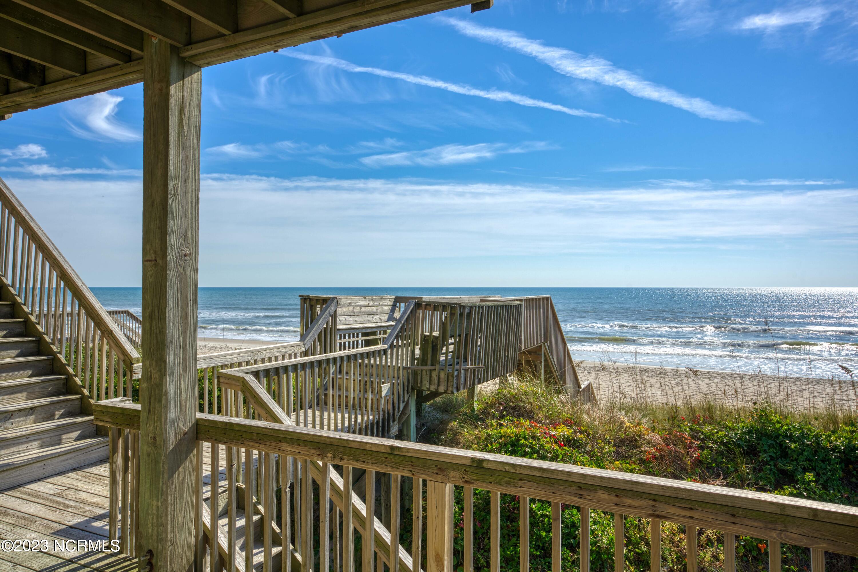 4464/4462 Island Drive