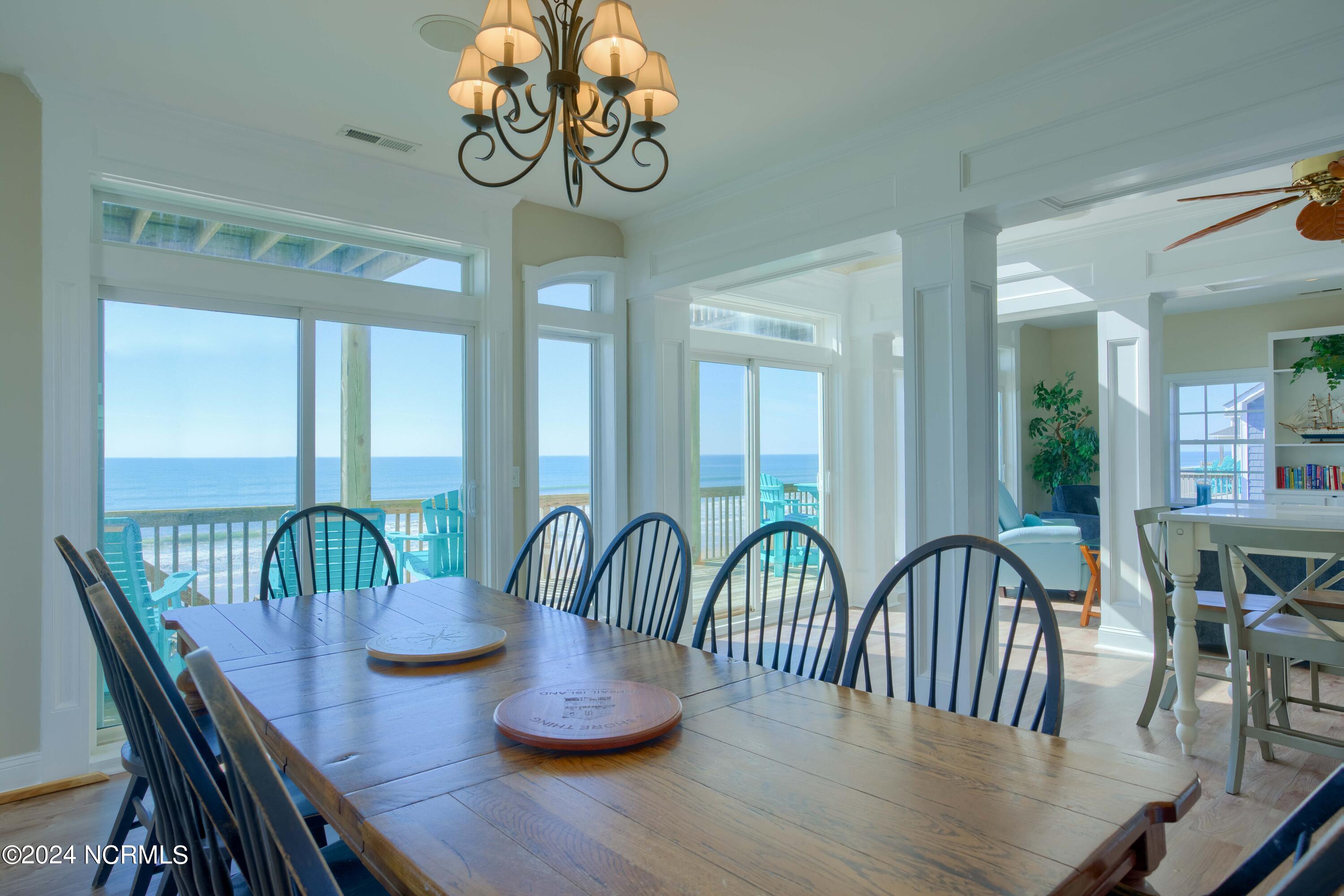 4464/4462 Island Drive