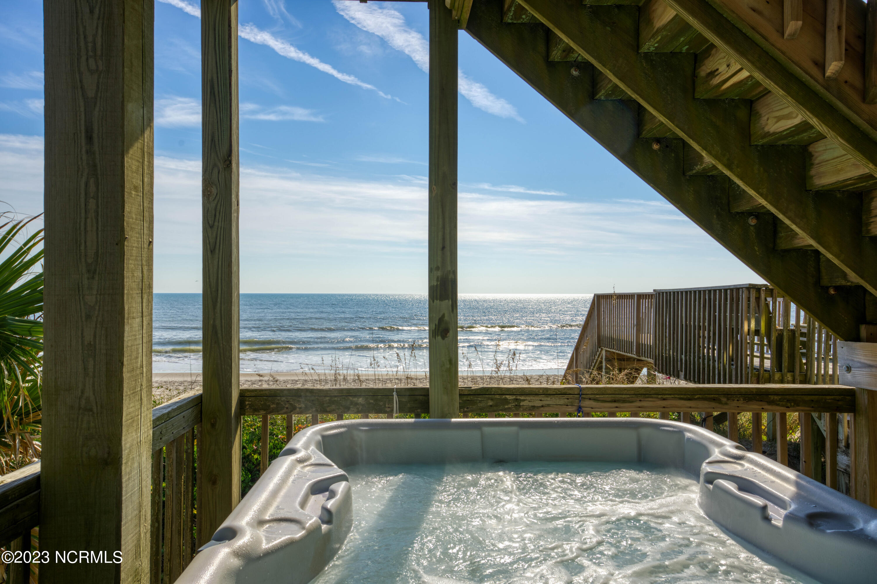 4464/4462 Island Drive