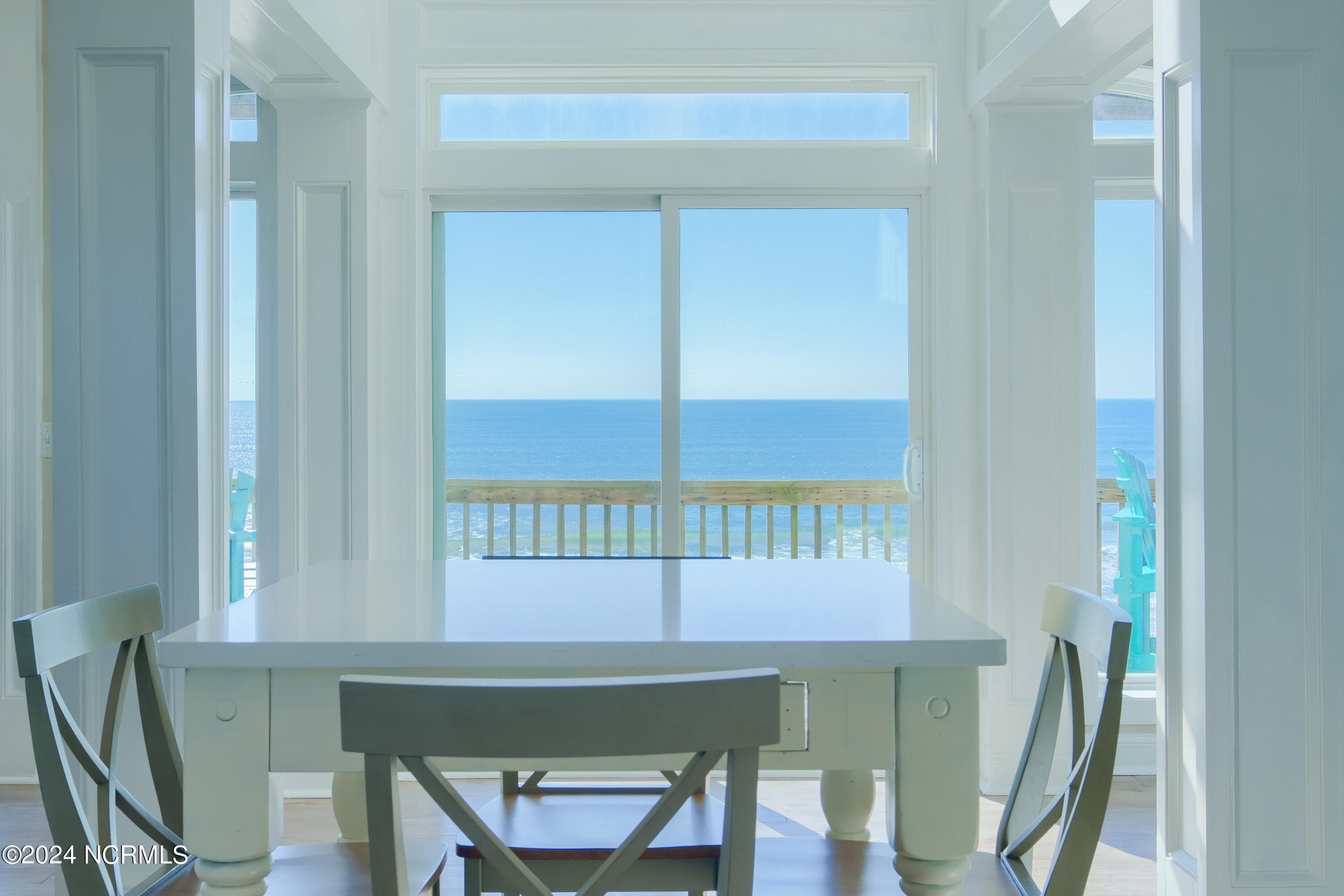 4464/4462 Island Drive