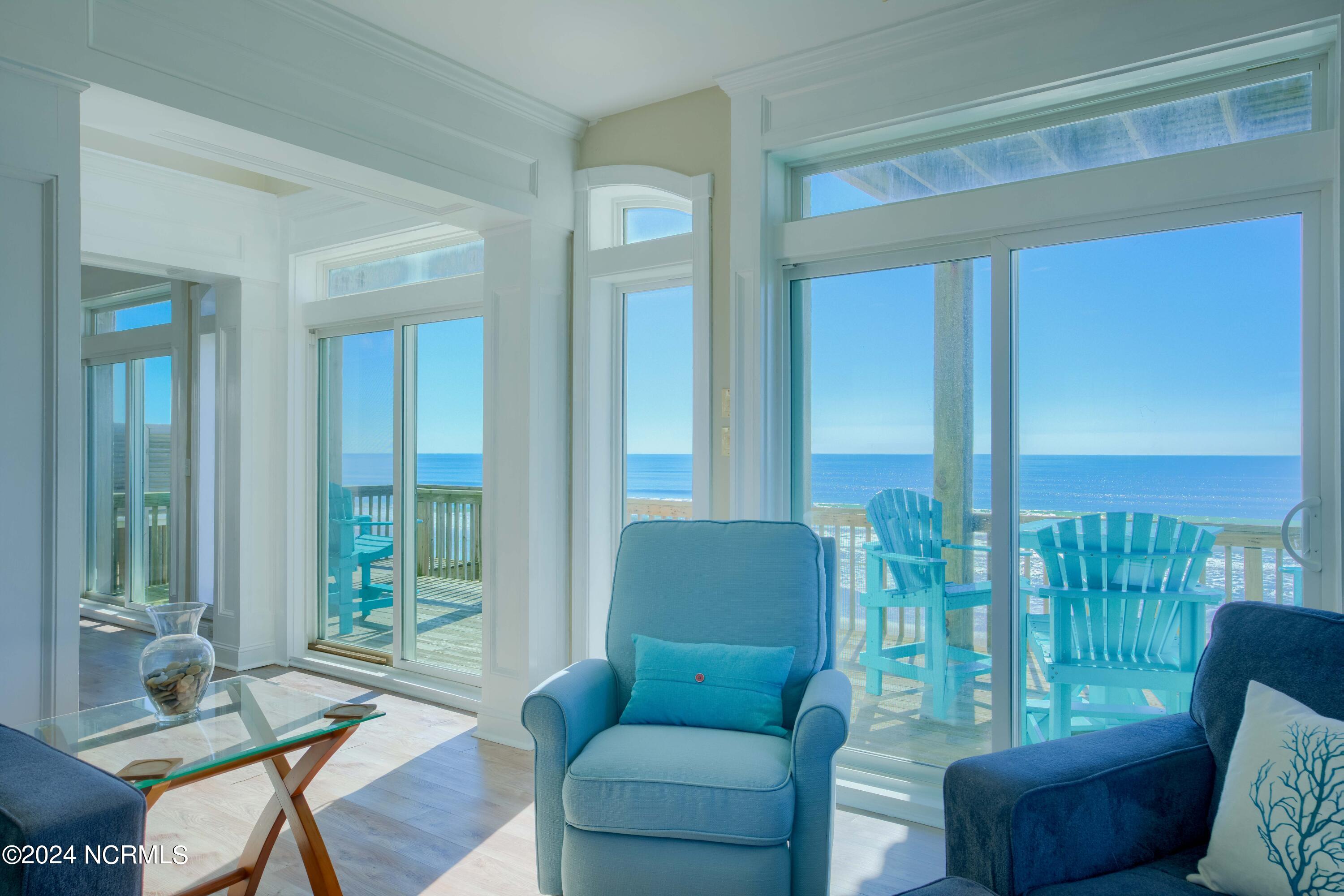 4464/4462 Island Drive