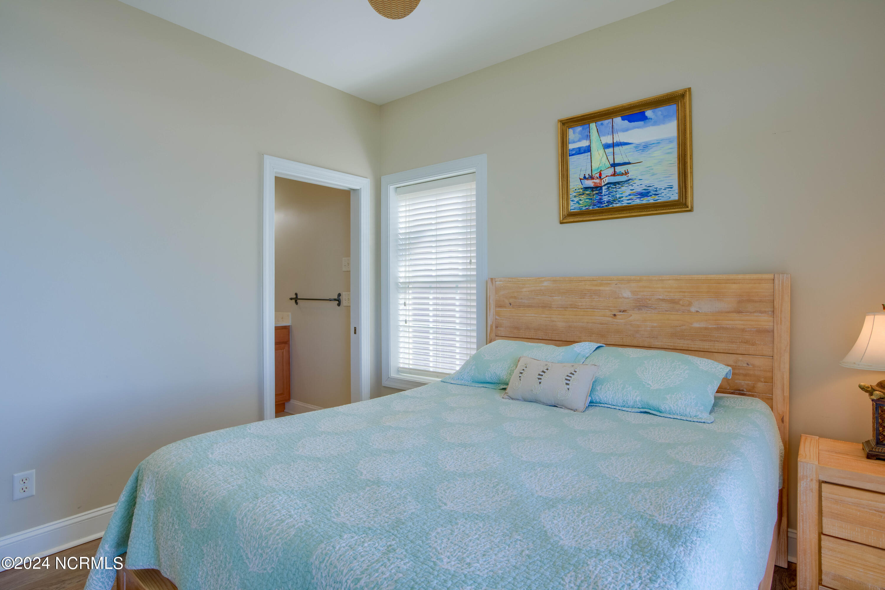 4464/4462 Island Drive