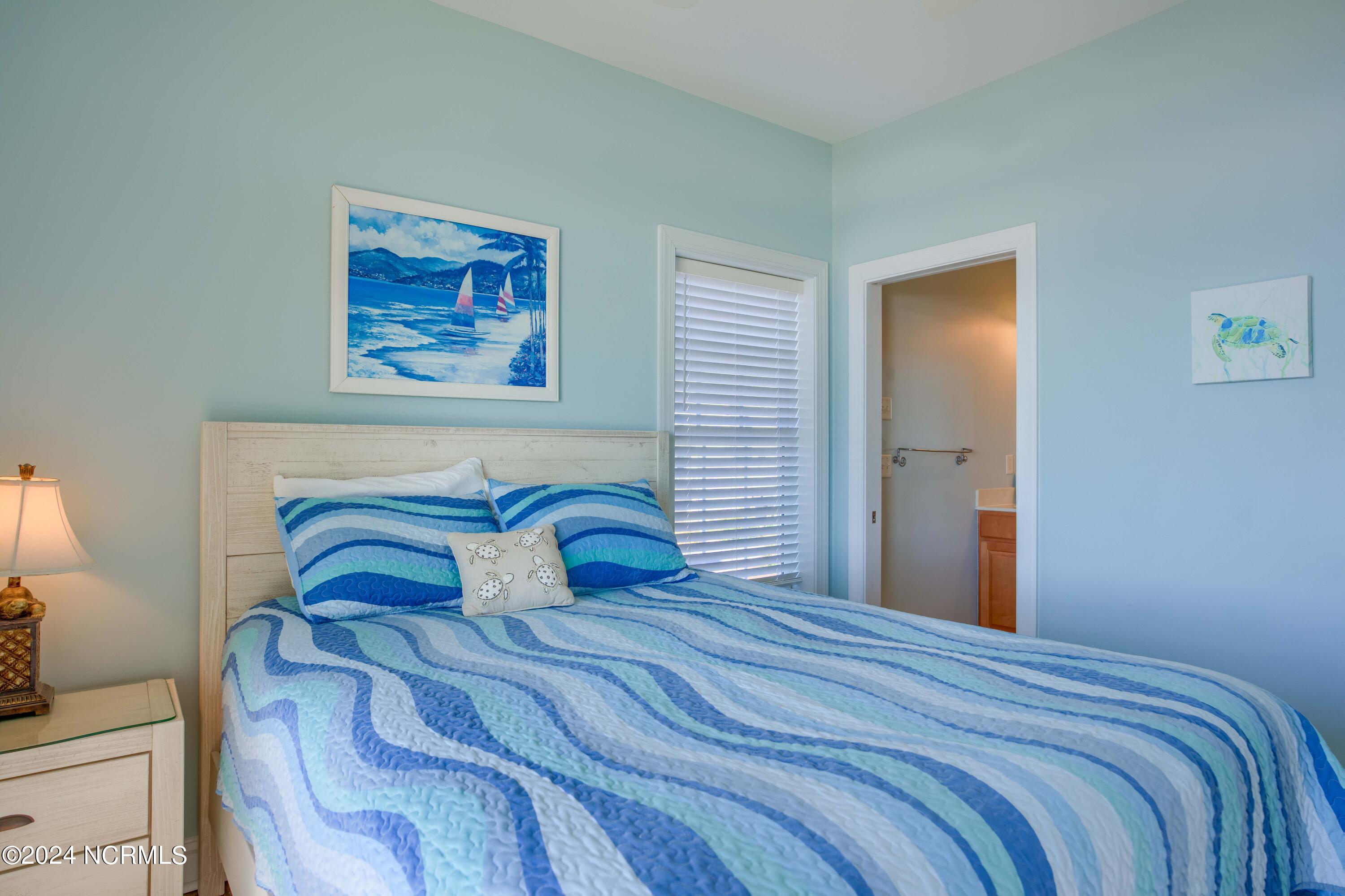 4464/4462 Island Drive