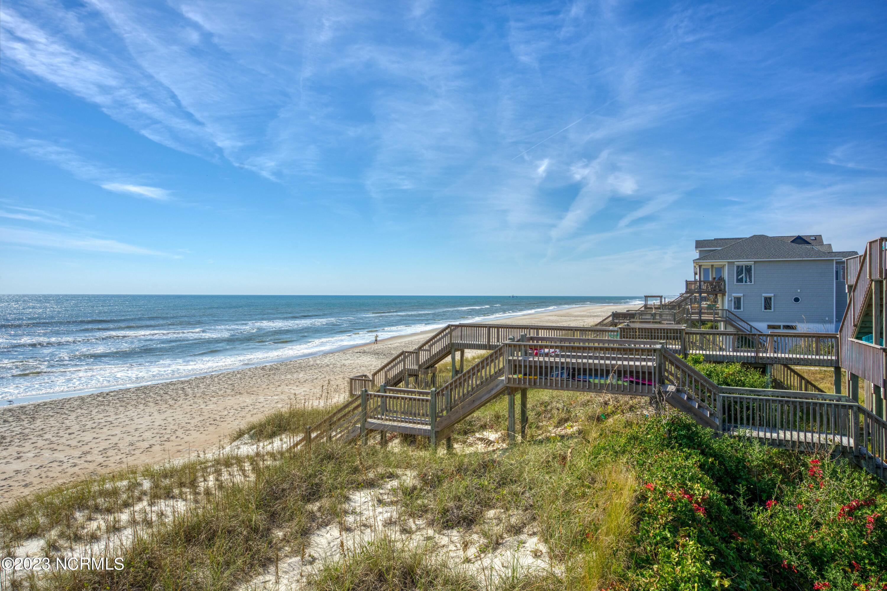 4464/4462 Island Drive