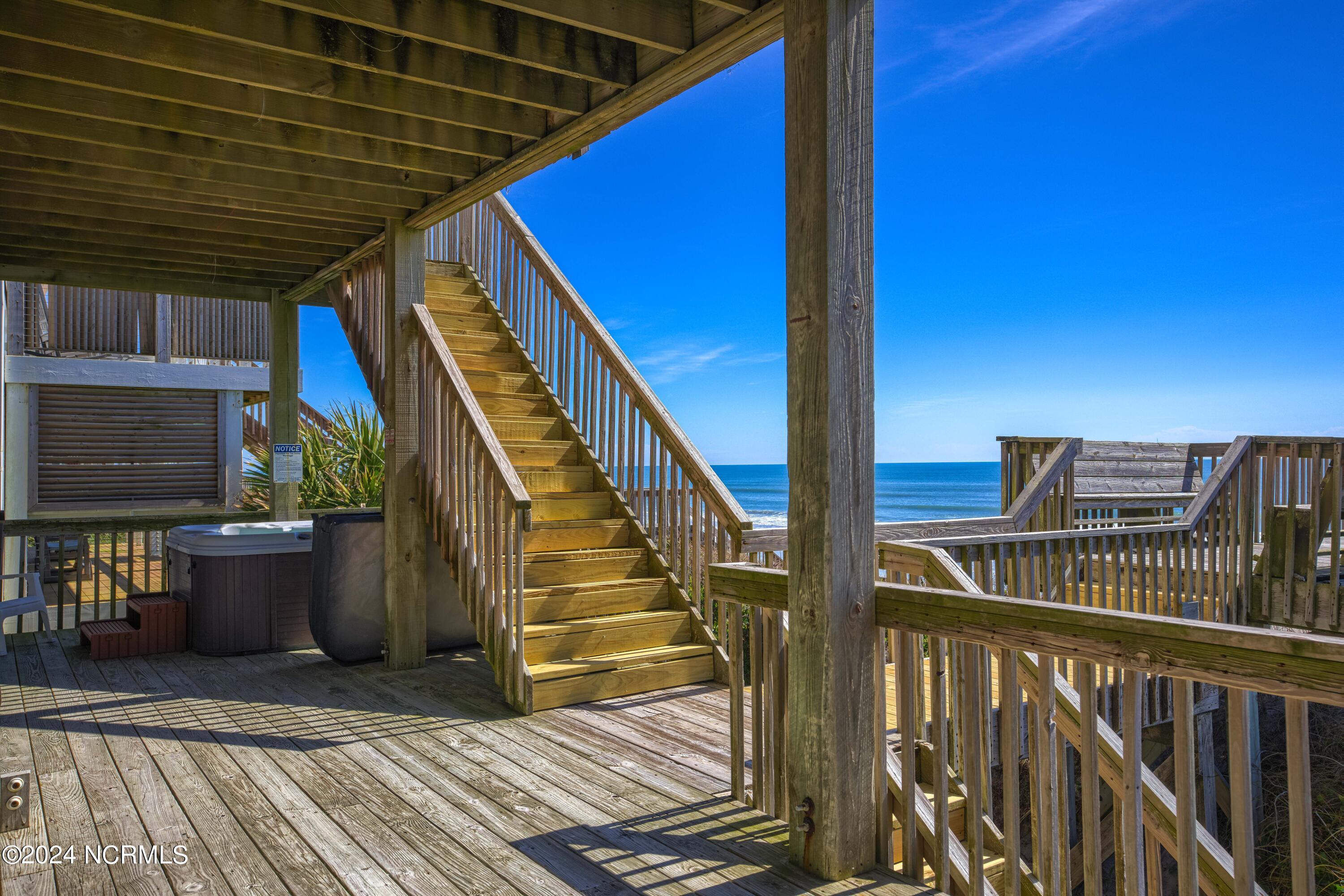 4464/4462 Island Drive