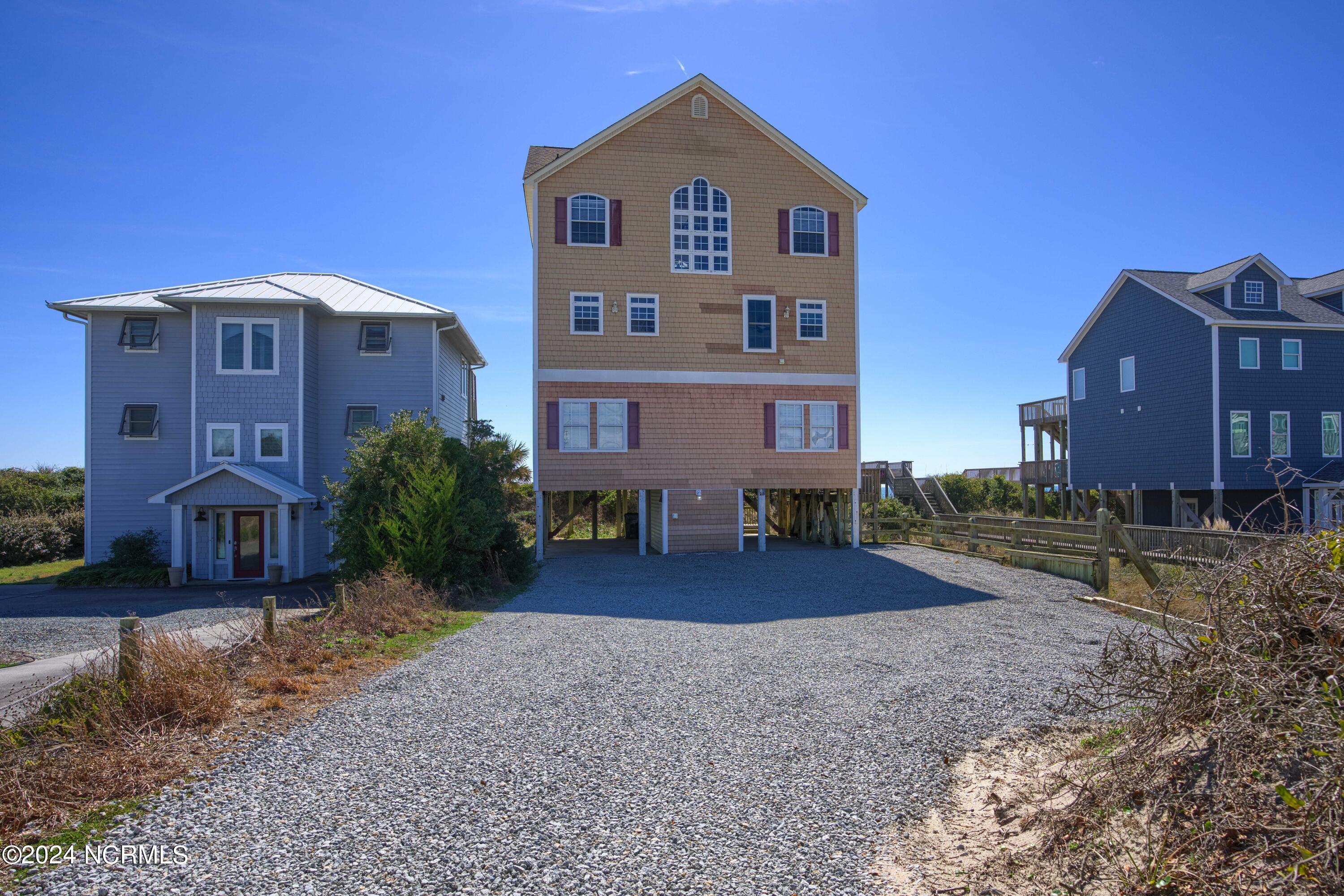 4464/4462 Island Drive