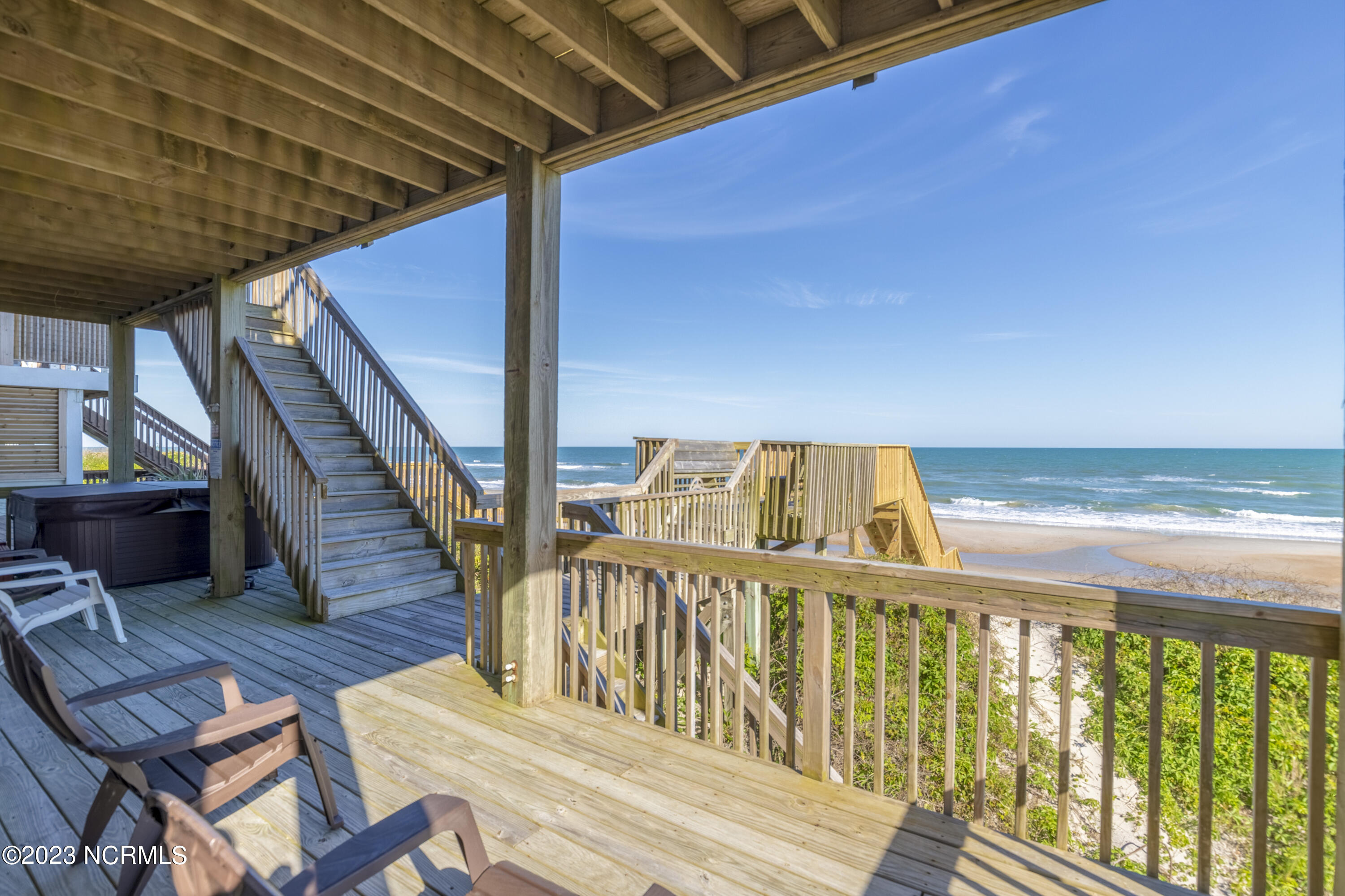 4464/4462 Island Drive