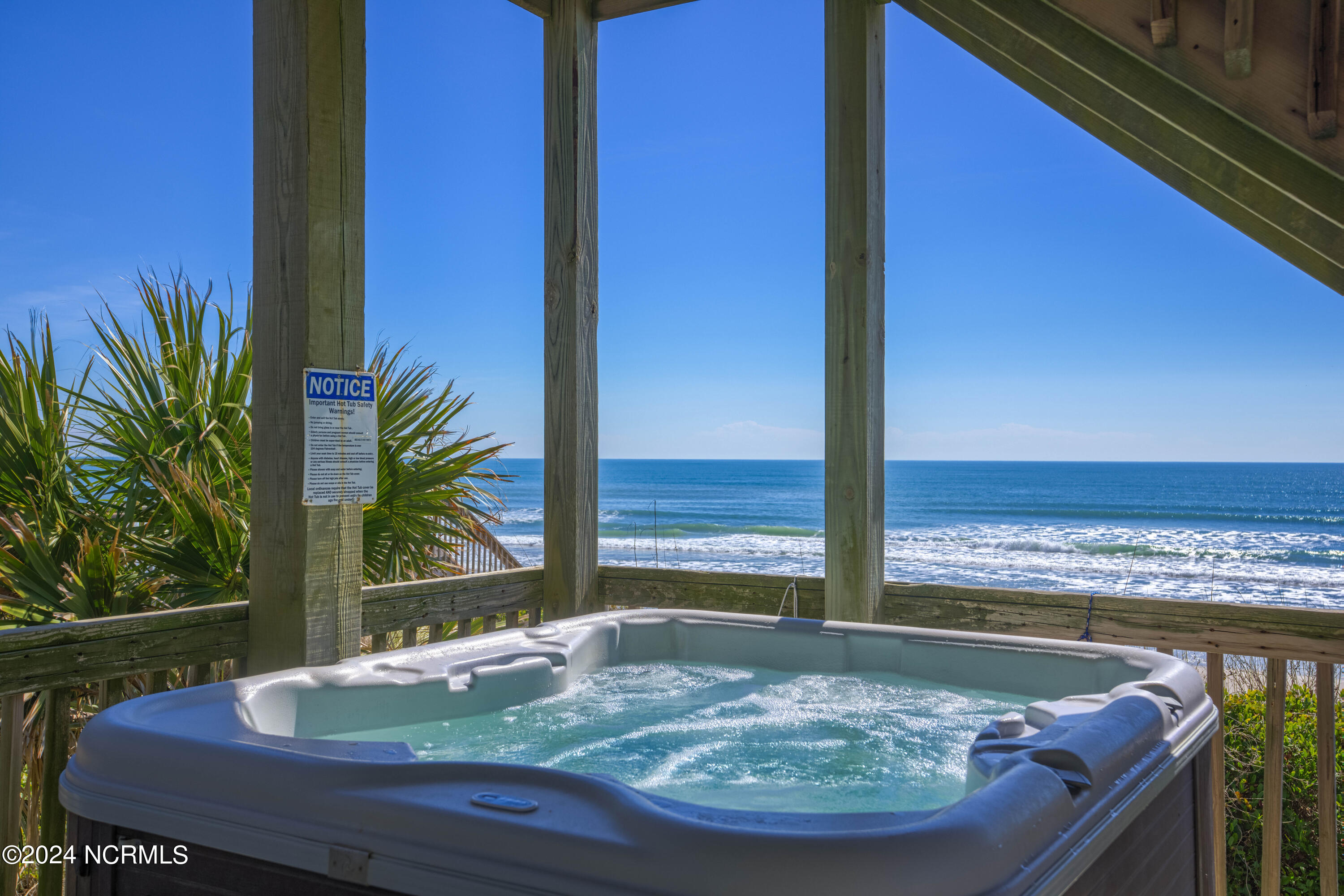 4464/4462 Island Drive