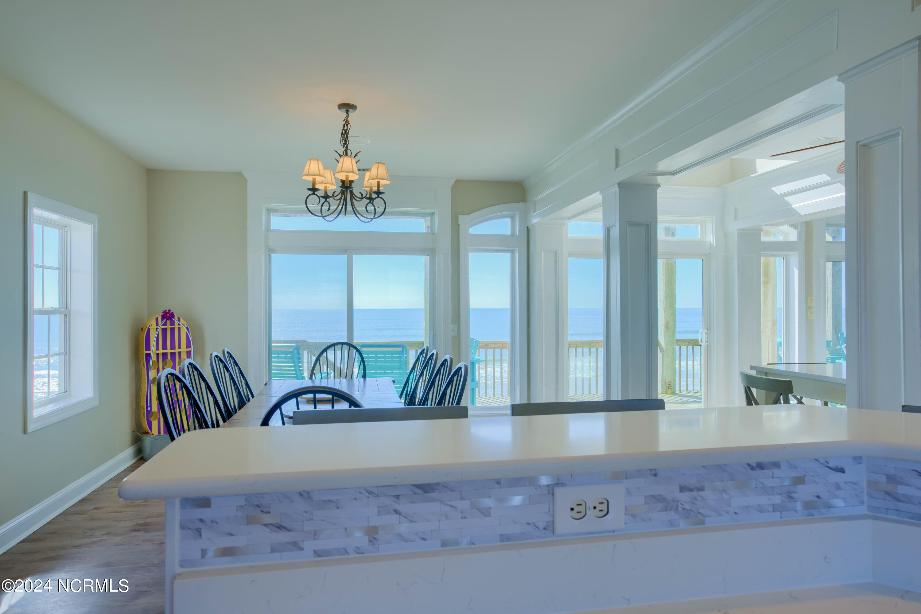 4464/4462 Island Drive