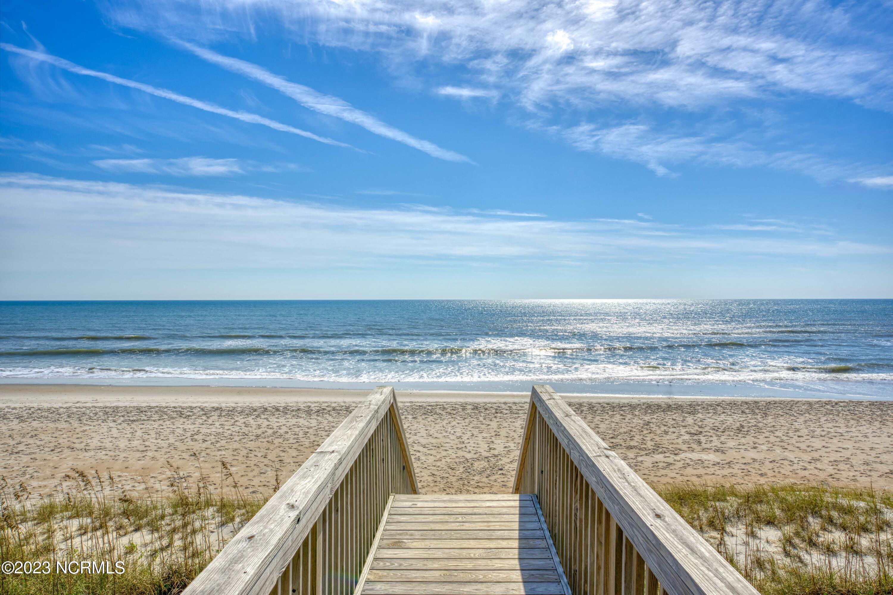 4464/4462 Island Drive