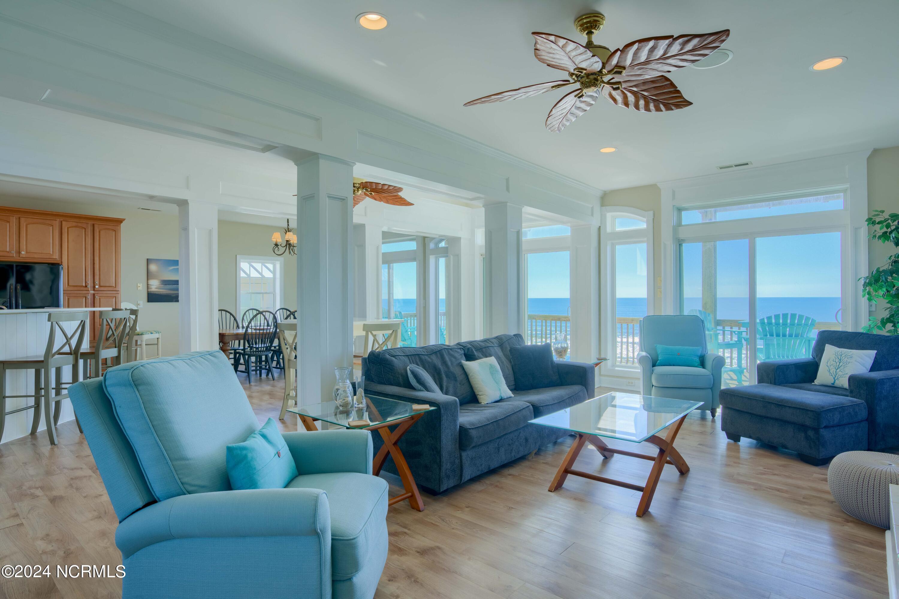 4464/4462 Island Drive