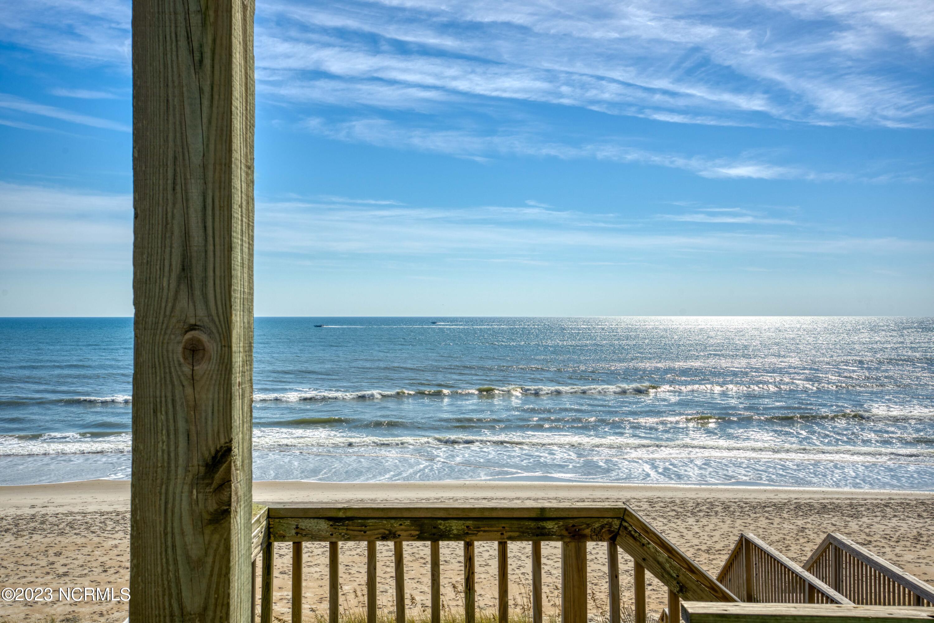 4464/4462 Island Drive