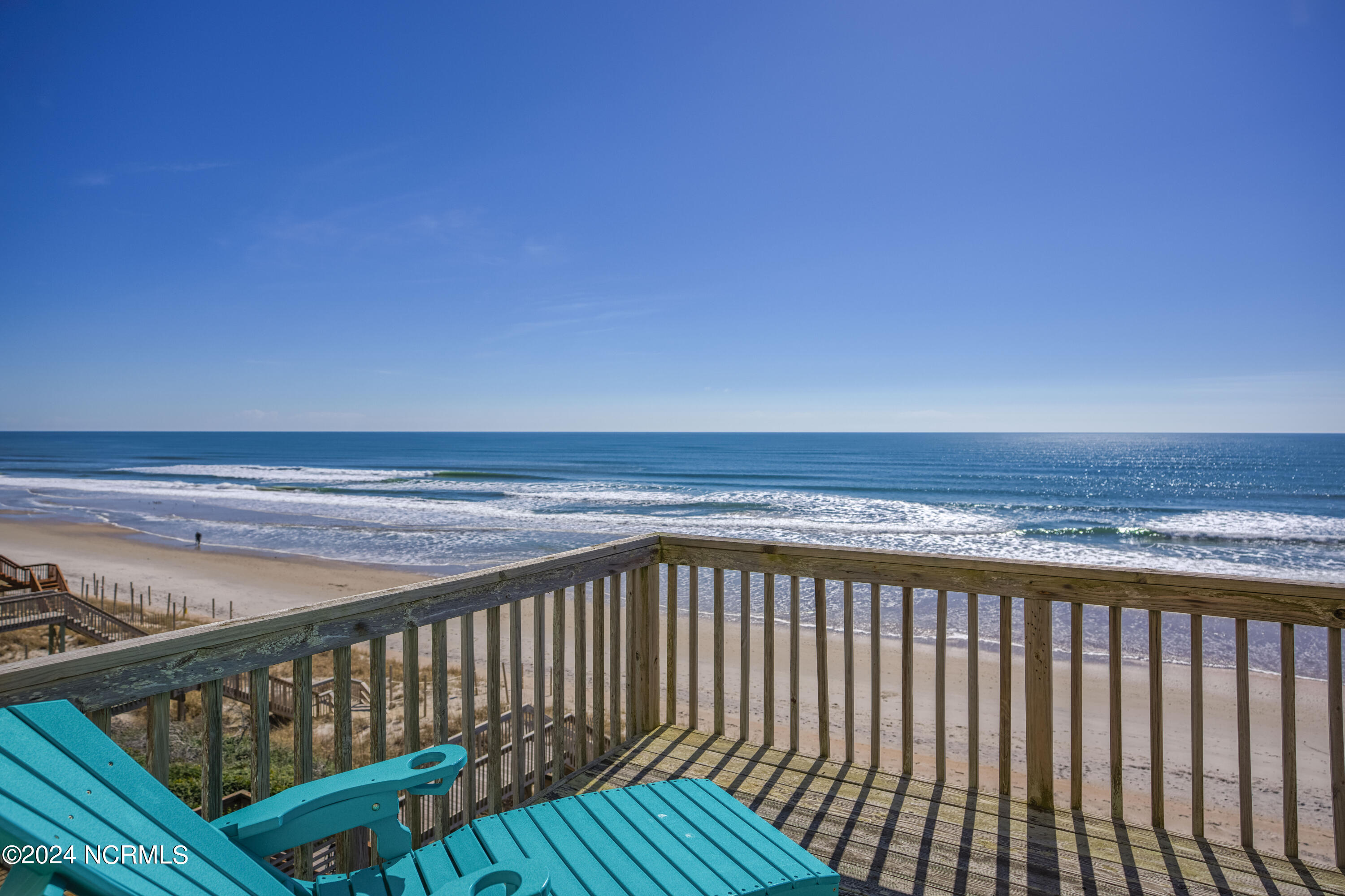 4464/4462 Island Drive