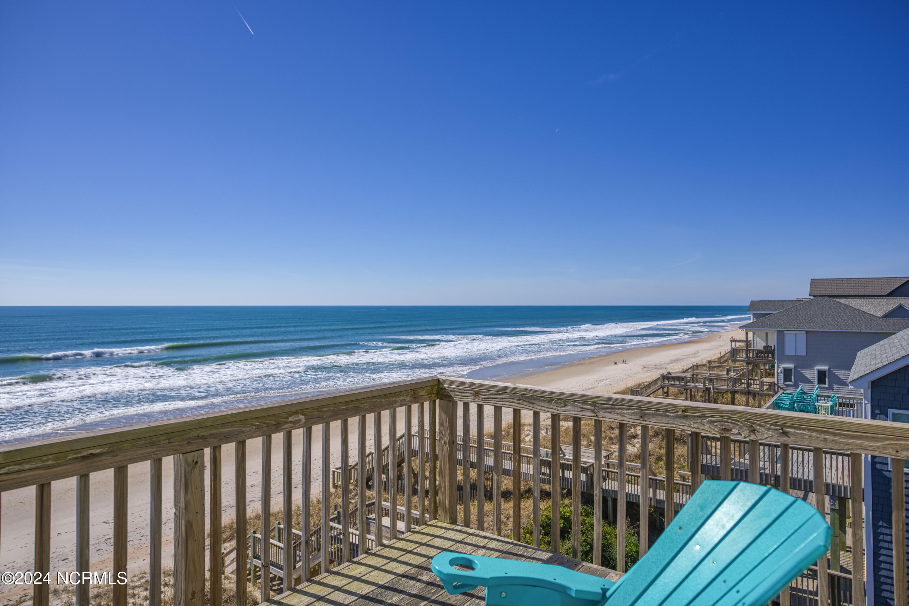 4464/4462 Island Drive