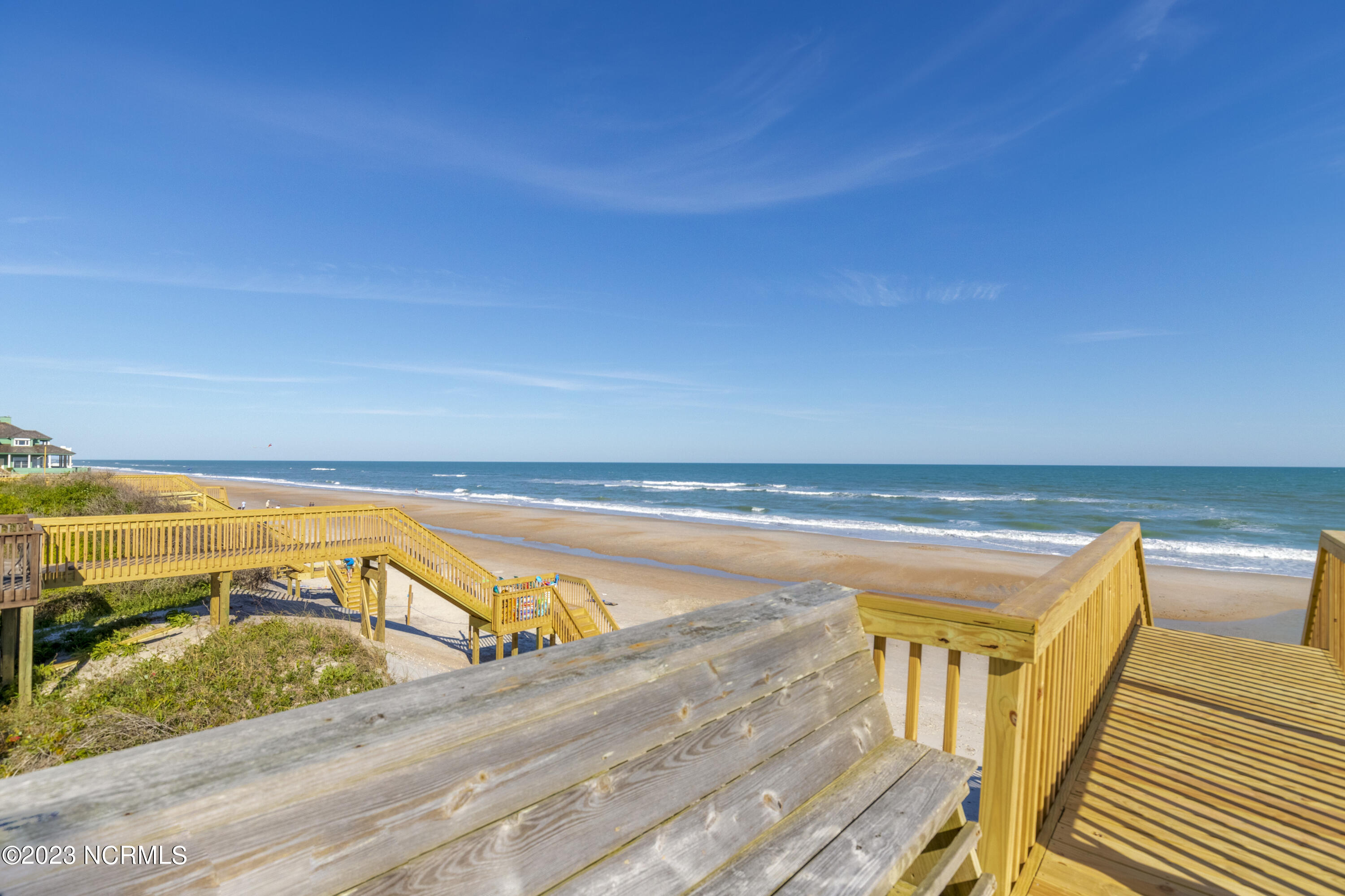 4464/4462 Island Drive