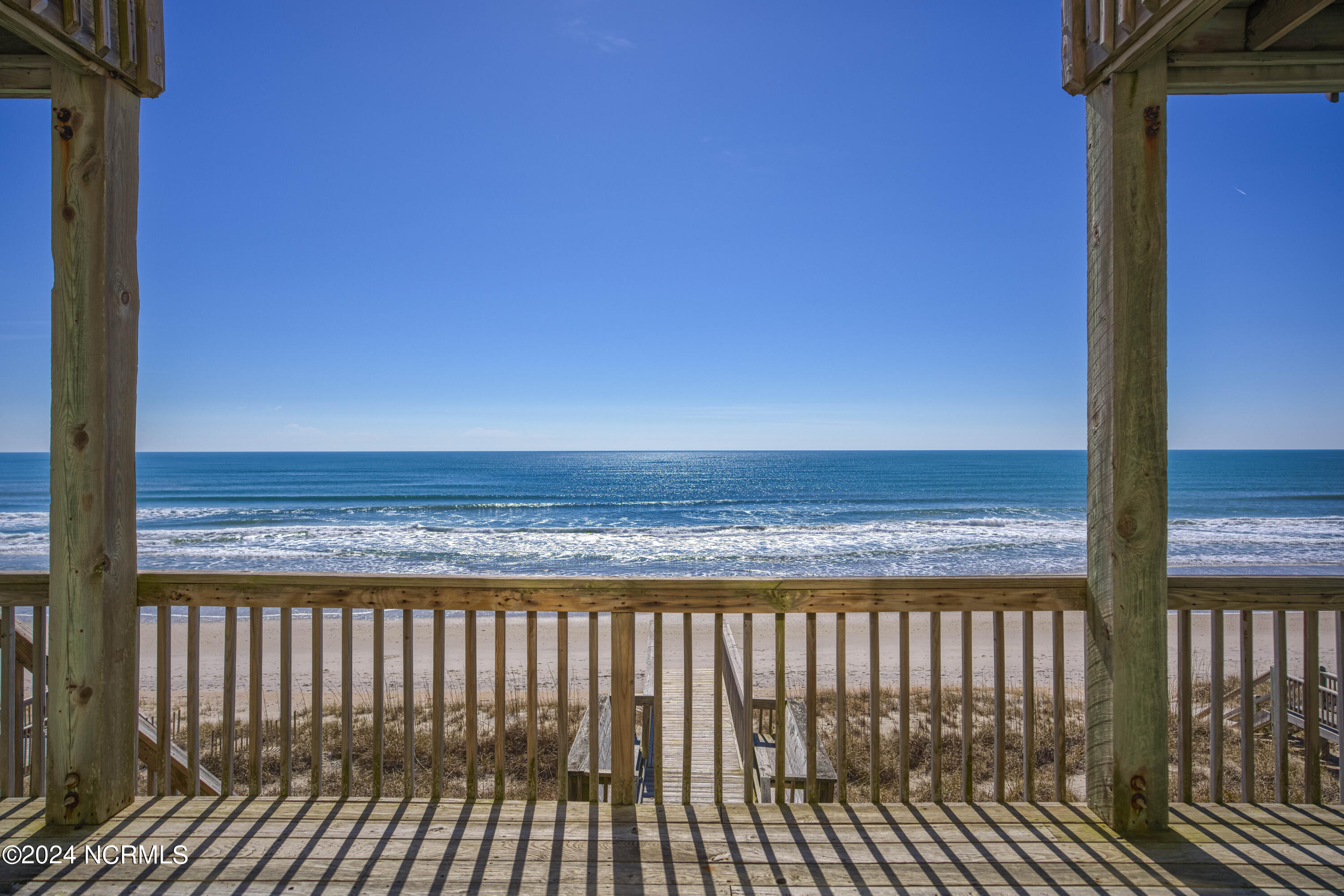 4464/4462 Island Drive