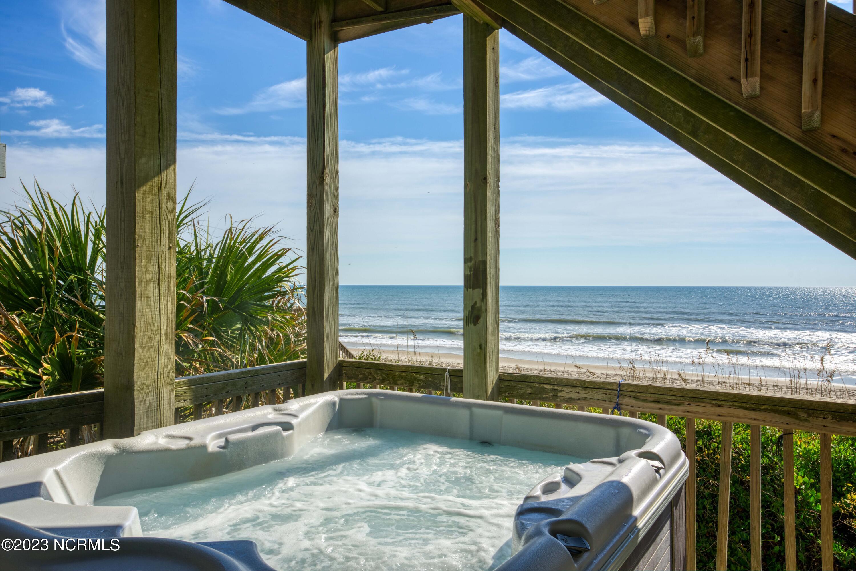 4464/4462 Island Drive