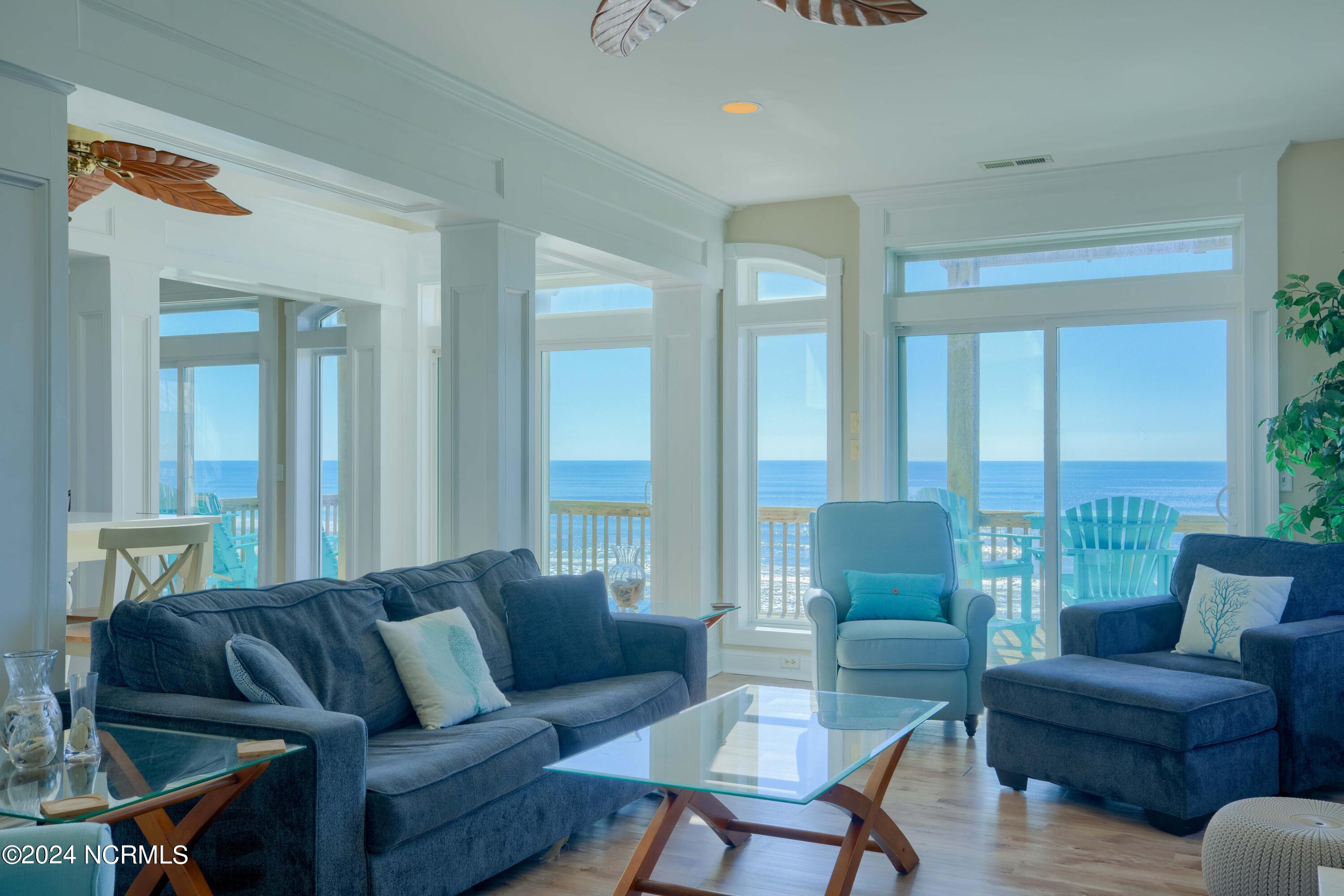 4464/4462 Island Drive