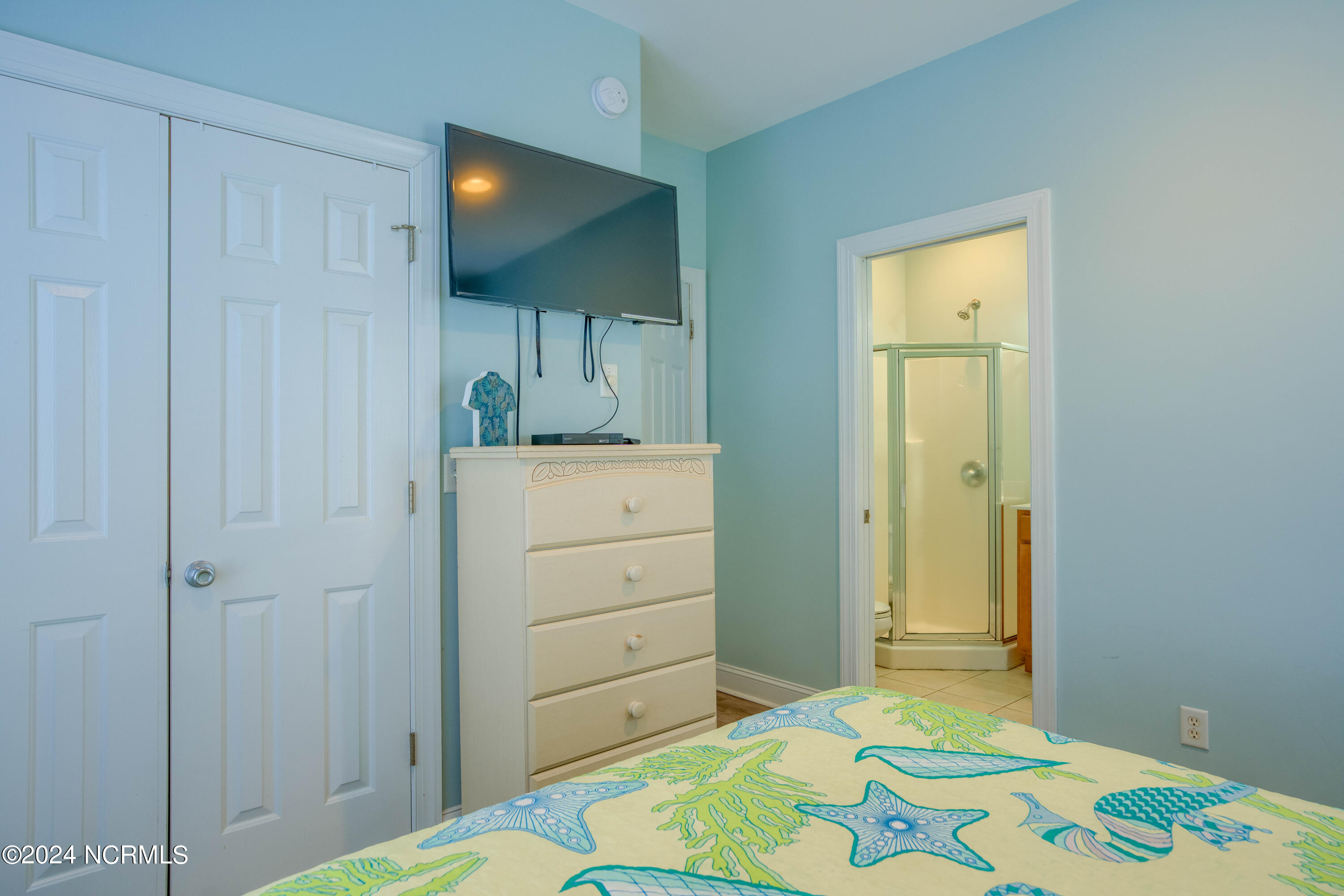 4464/4462 Island Drive