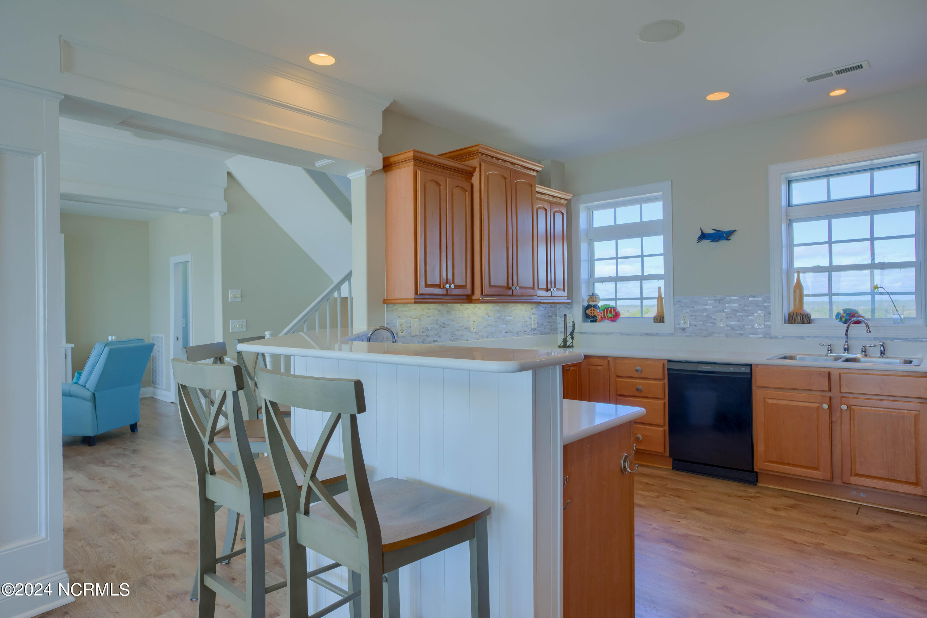 4464/4462 Island Drive