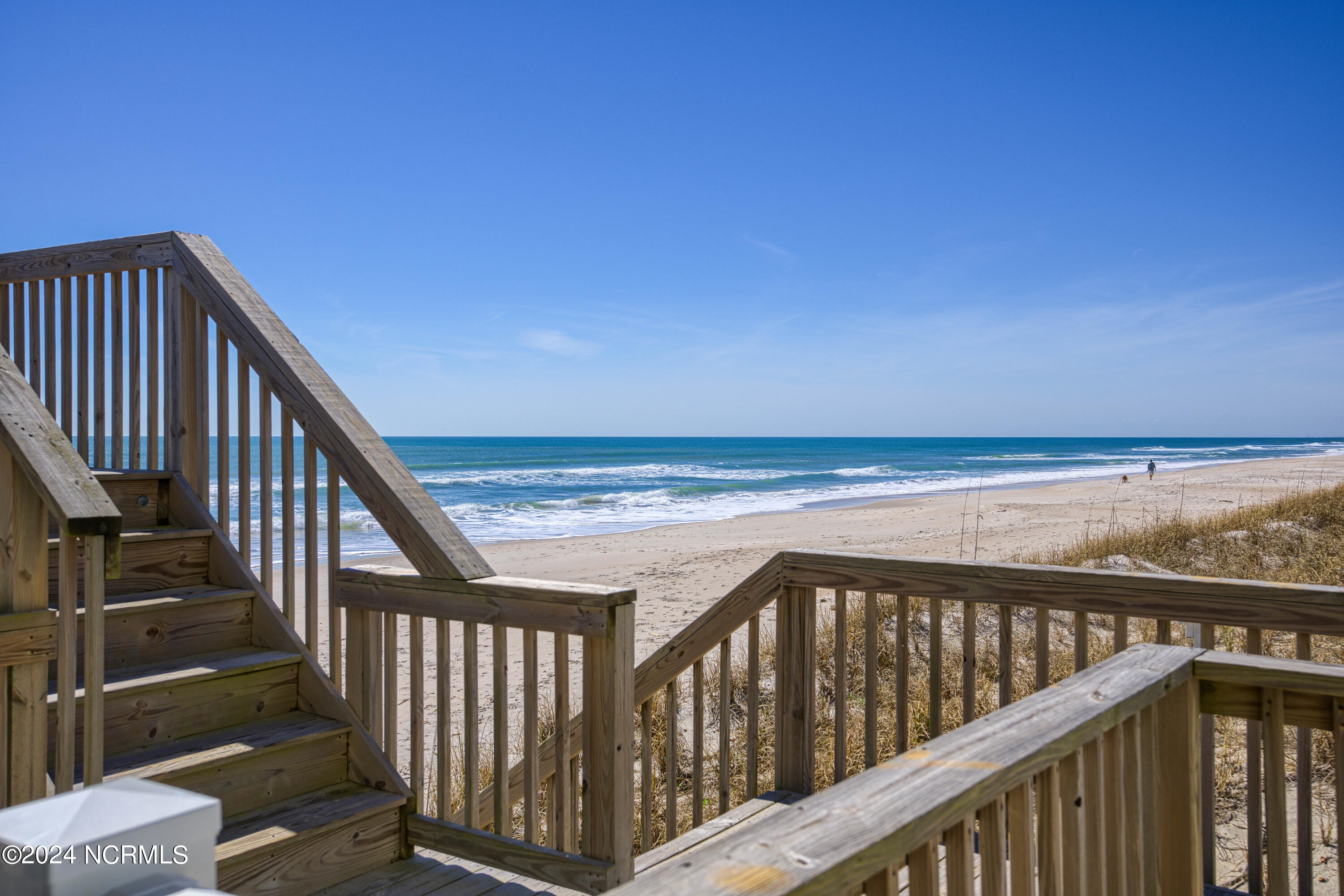 4192-4194 Island Drive