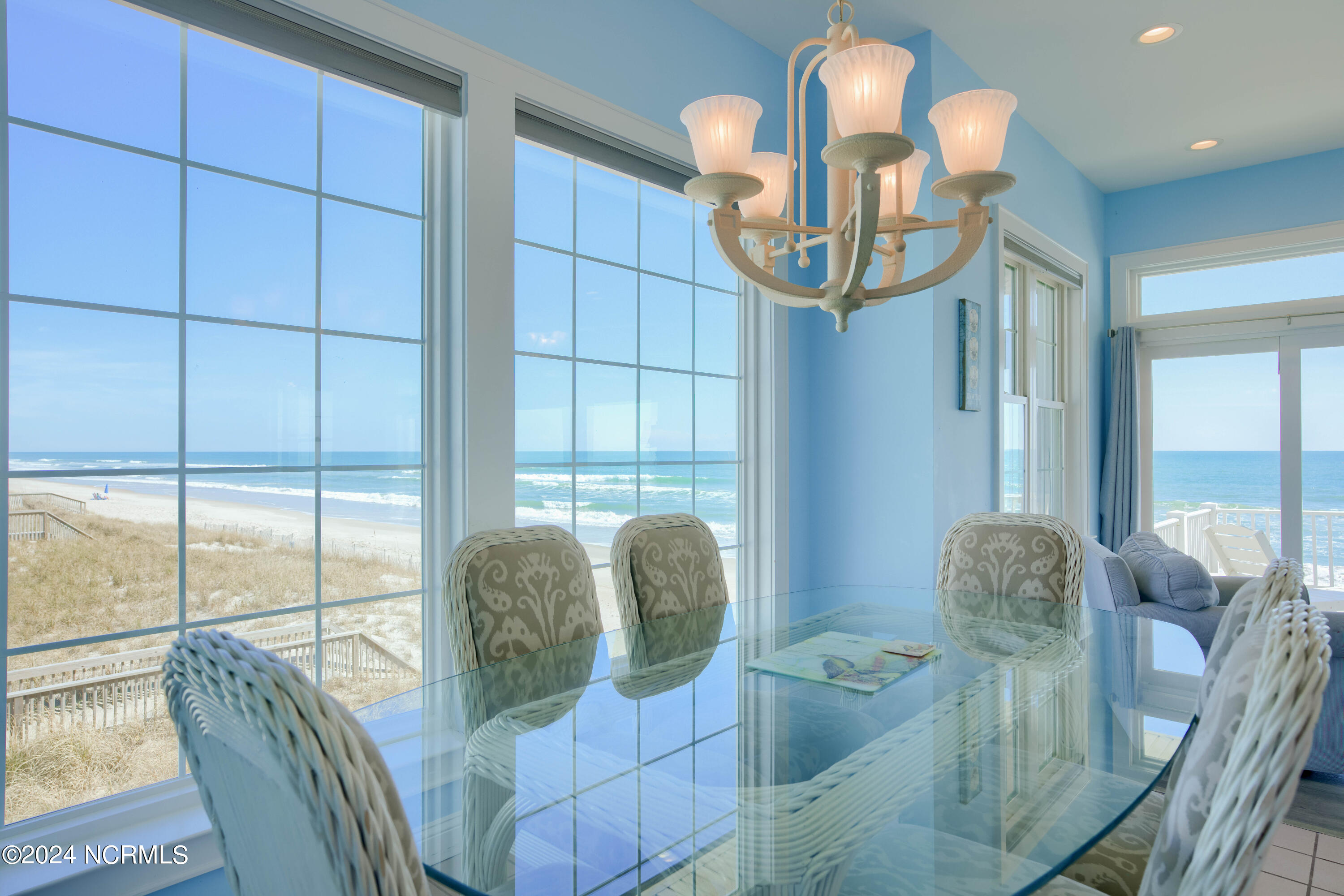 4192-4194 Island Drive