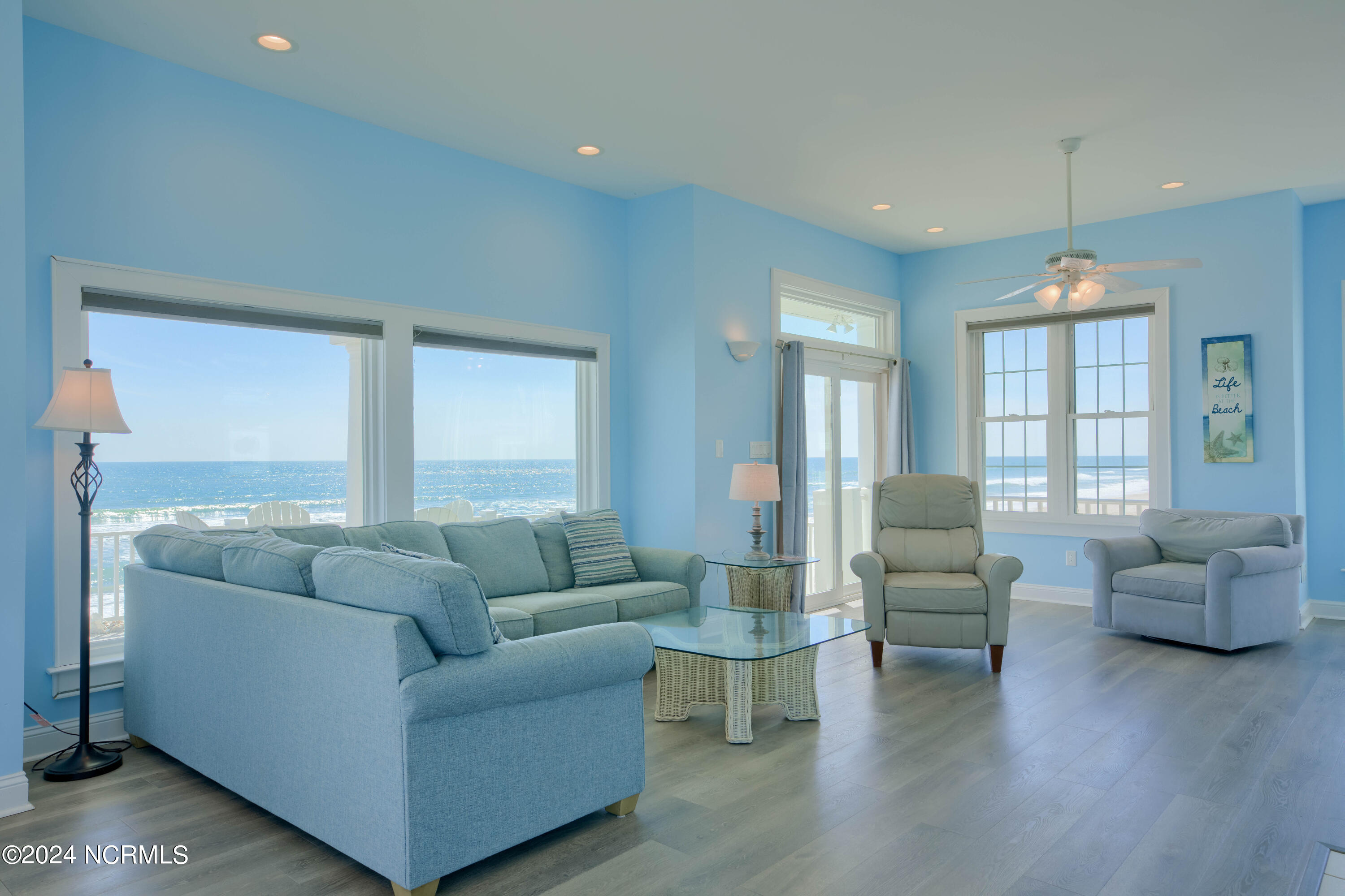 4192-4194 Island Drive