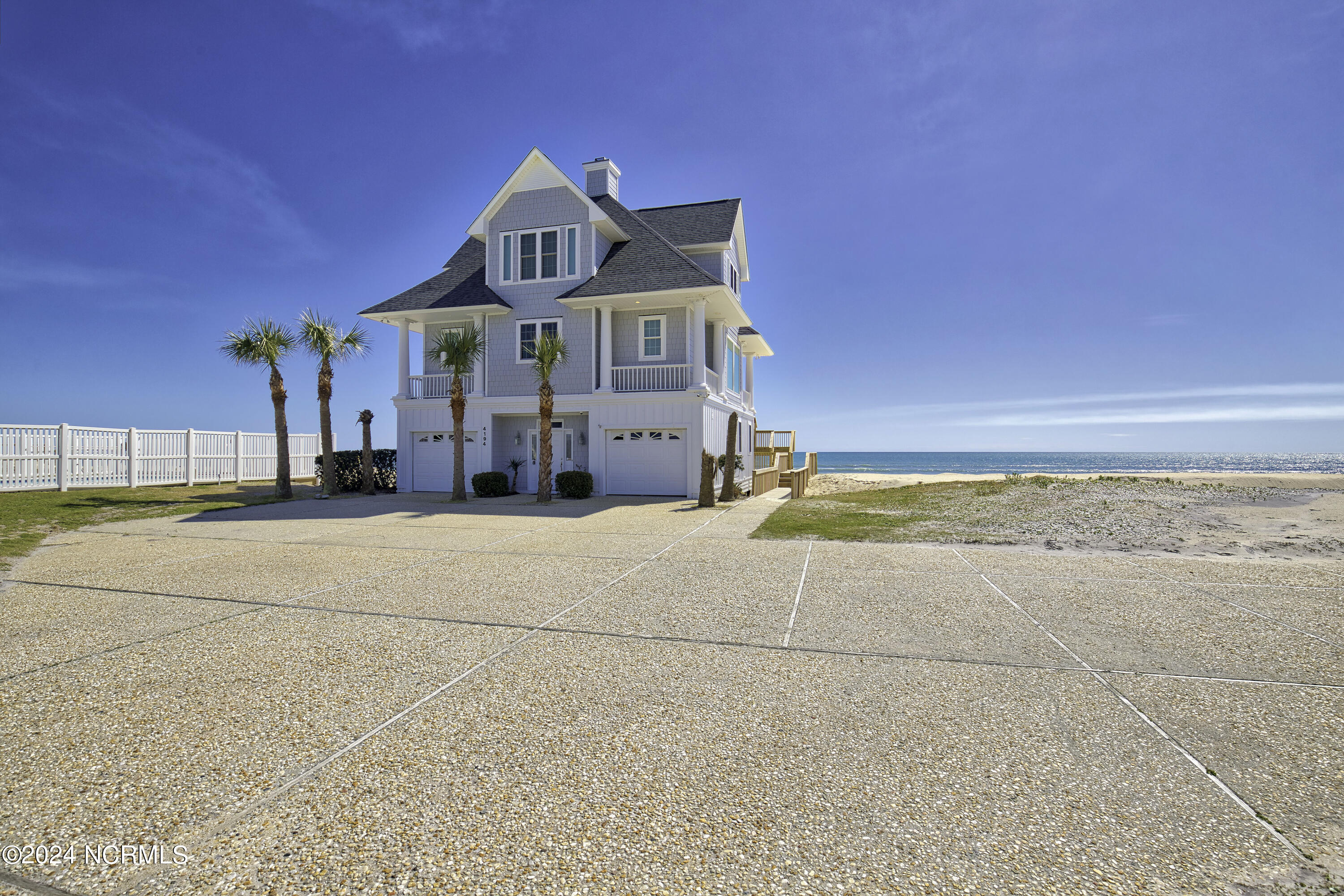 4192-4194 Island Drive