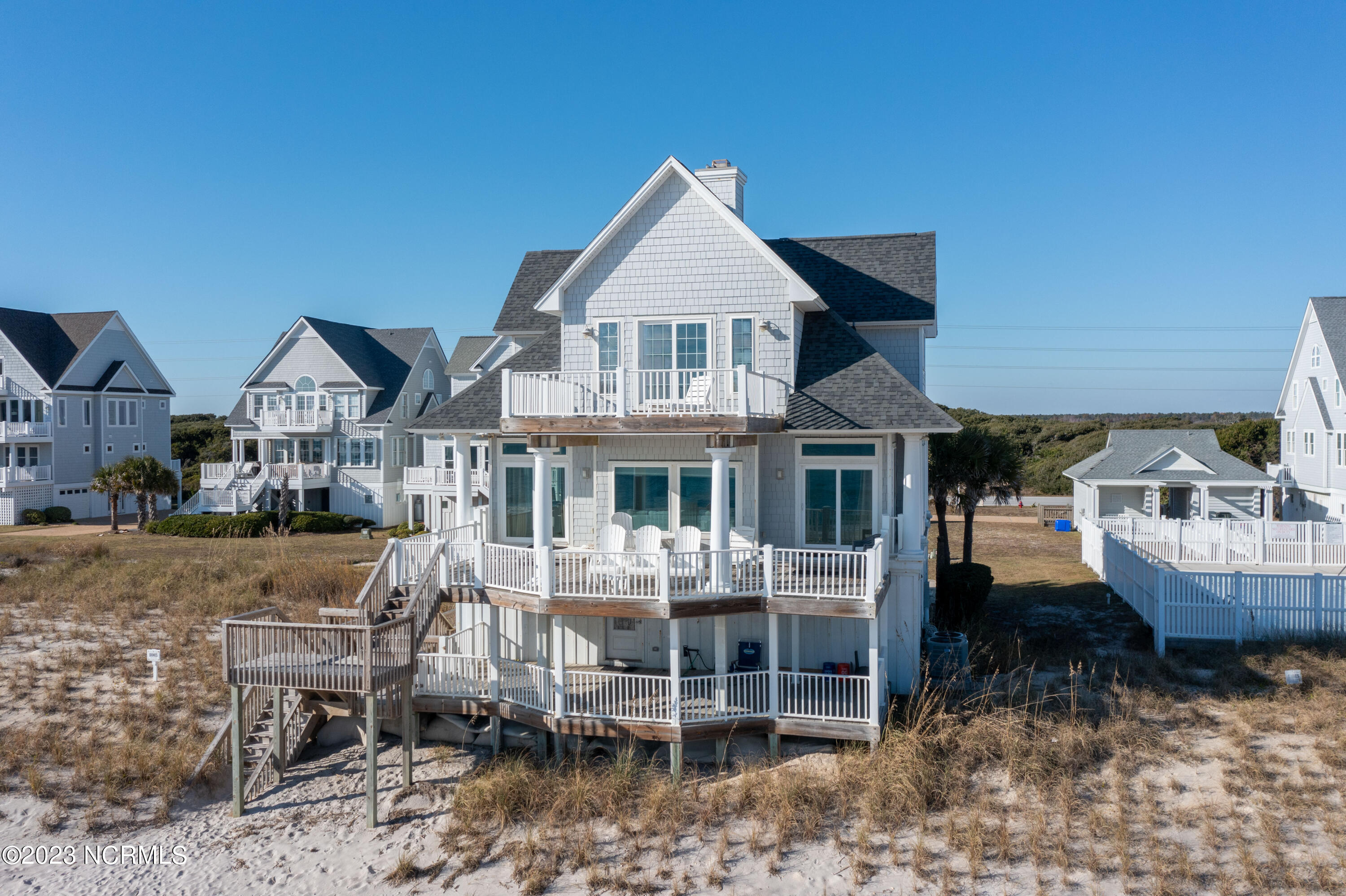 4192-4194 Island Drive