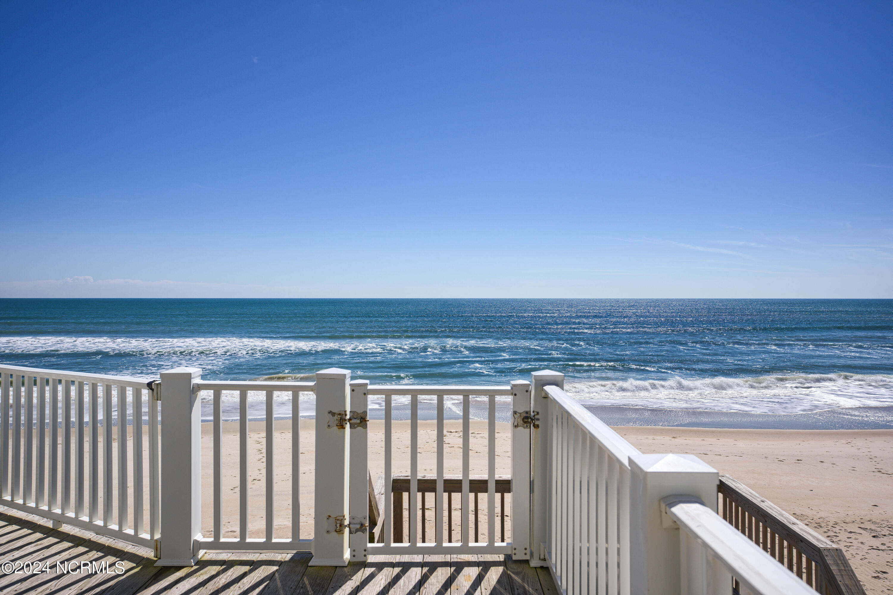 4192-4194 Island Drive