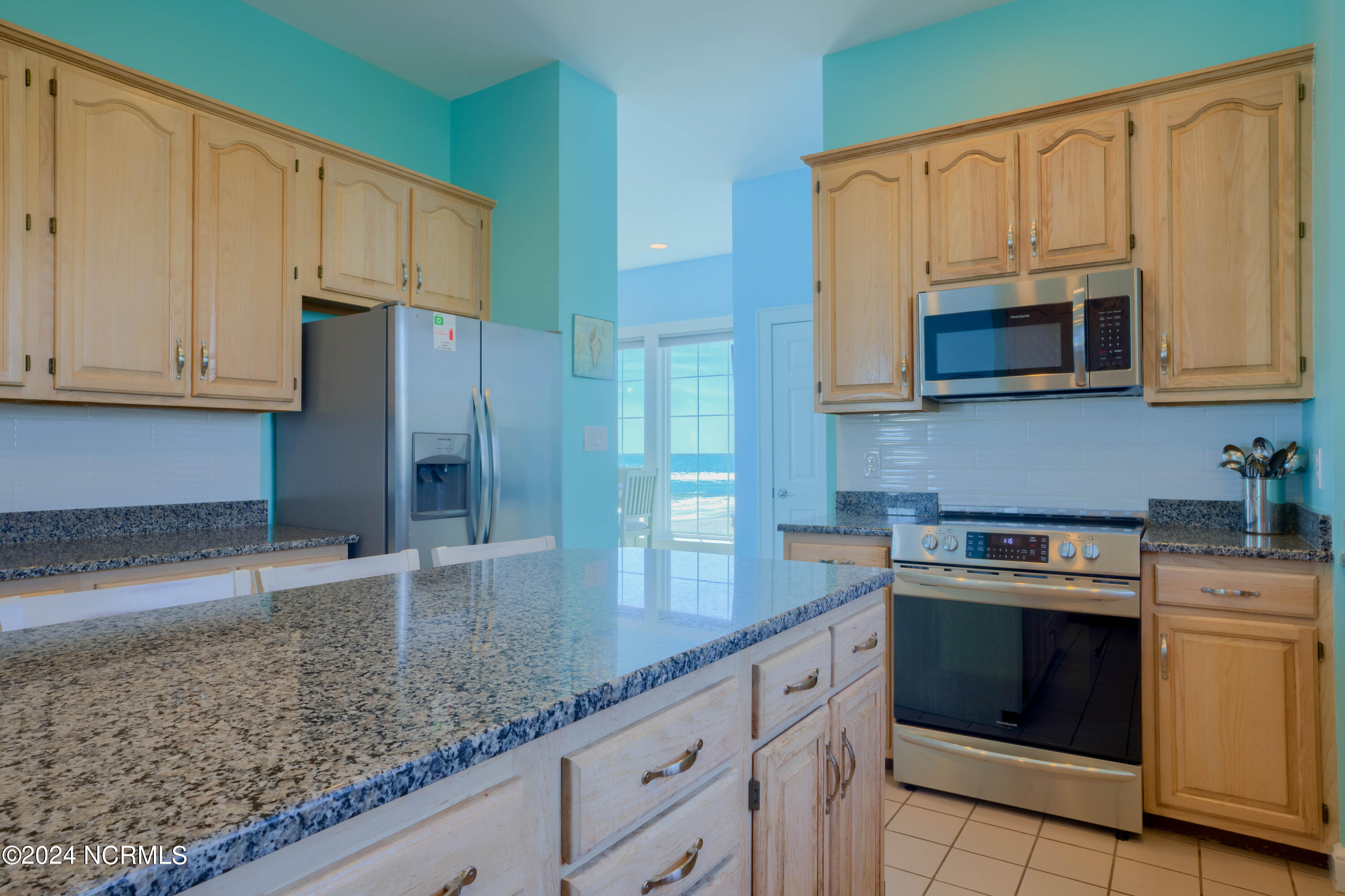 4192-4194 Island Drive