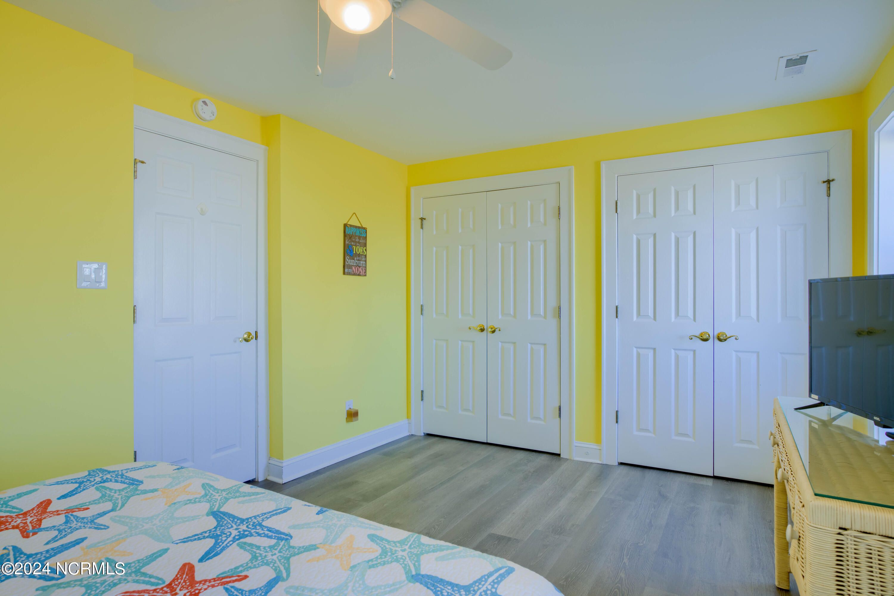 4192-4194 Island Drive